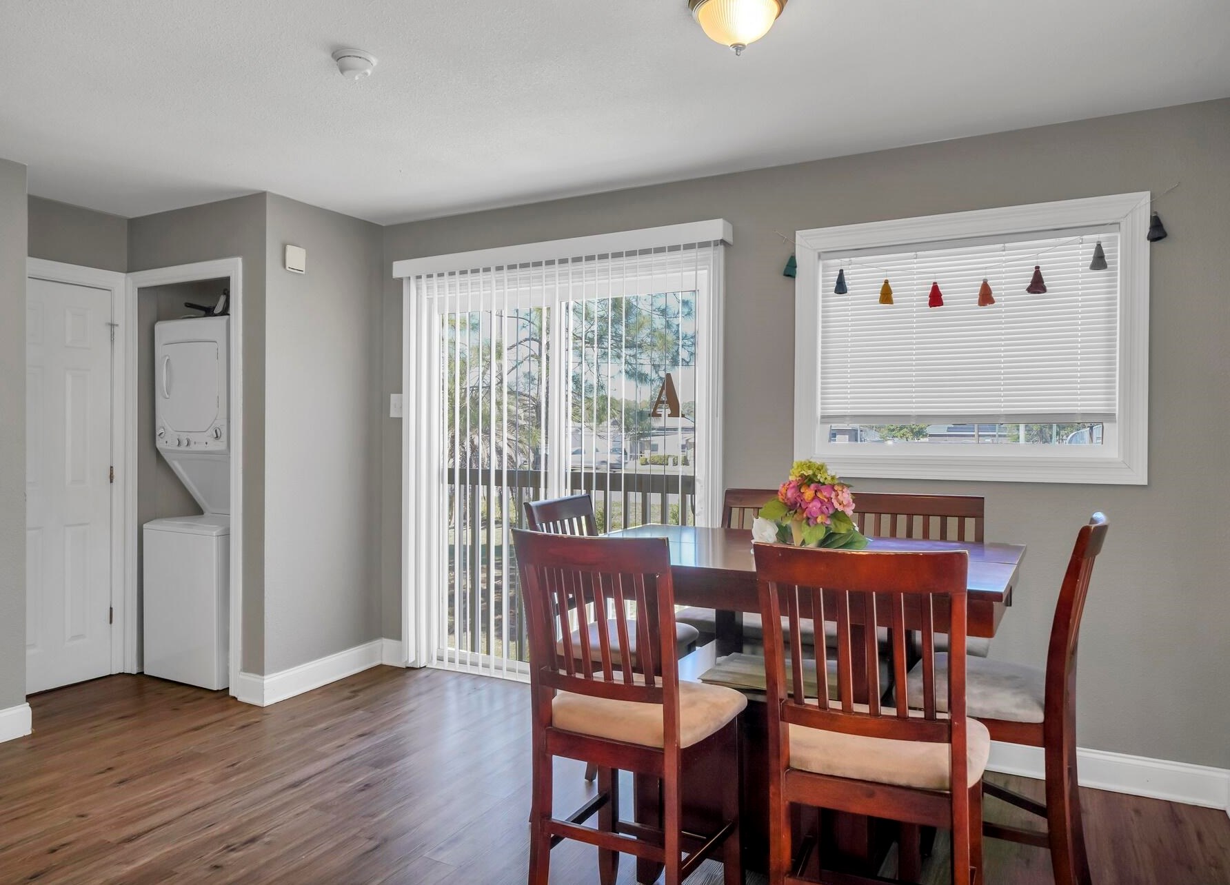 3049 Highway 98, Mary Esther FL  32569-1367 exterior