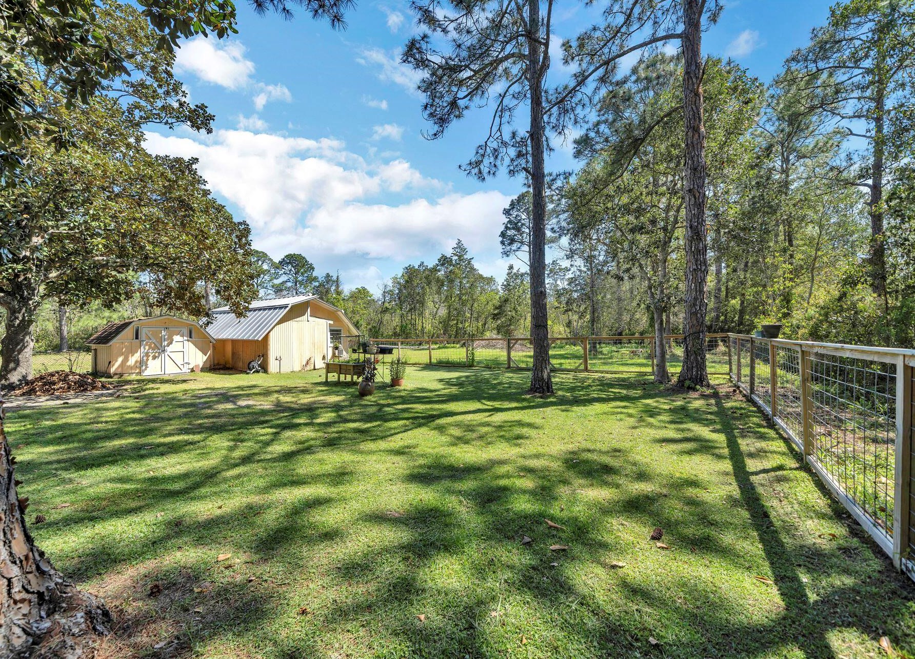 3049 Highway 98, Mary Esther FL  32569-1367 exterior