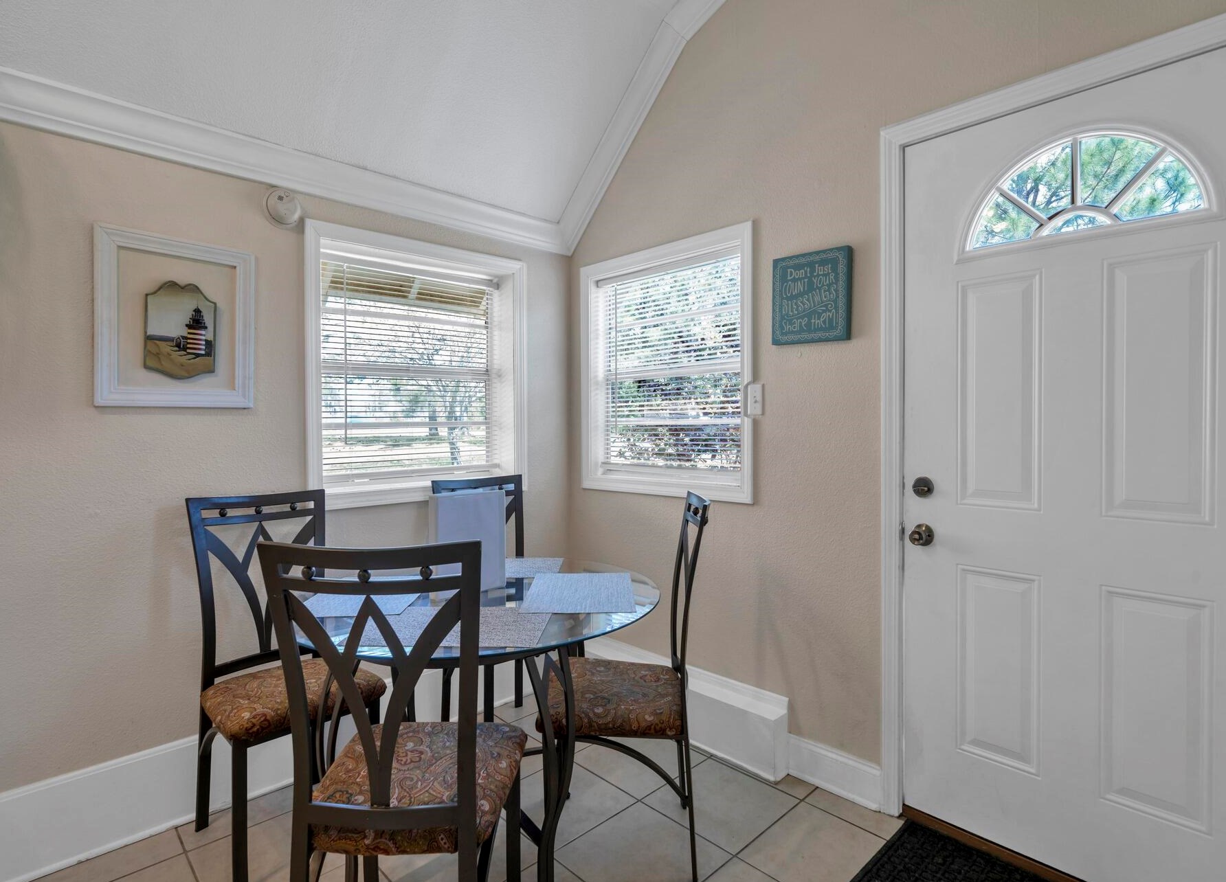 3049 Highway 98, Mary Esther FL  32569-1367 exterior