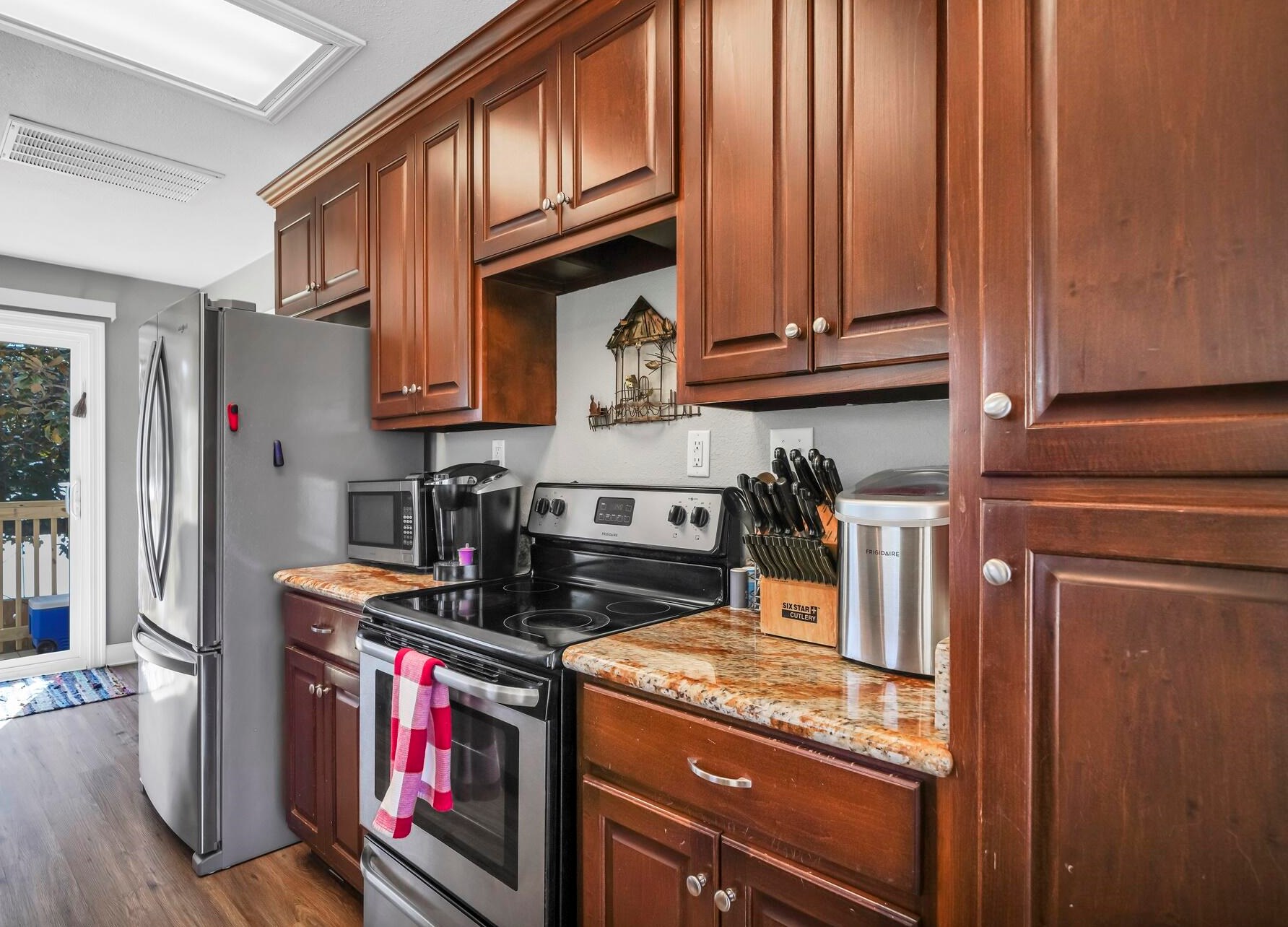 3049 Highway 98, Mary Esther FL  32569-1367 exterior