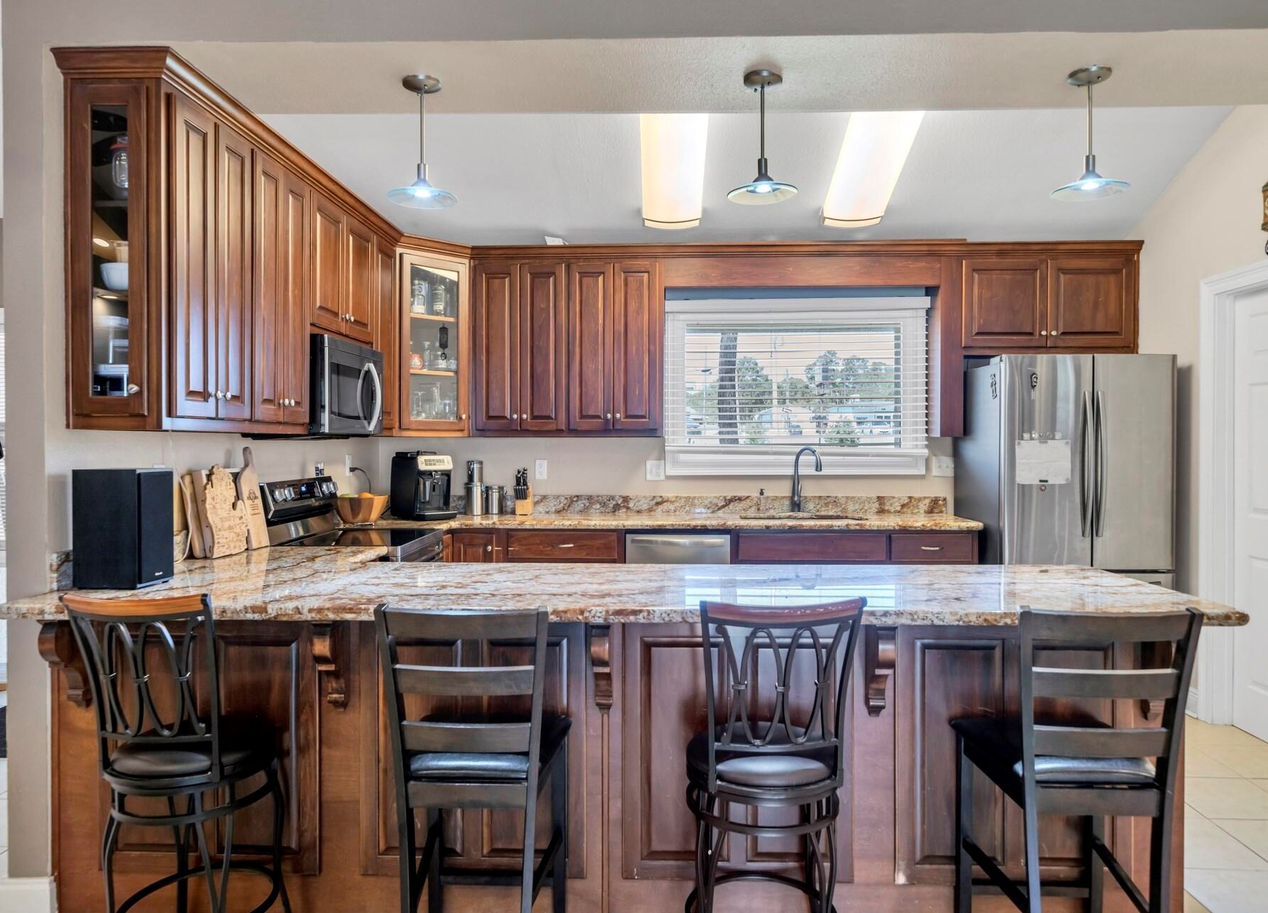 3049 Highway 98, Mary Esther FL  32569-1367 exterior