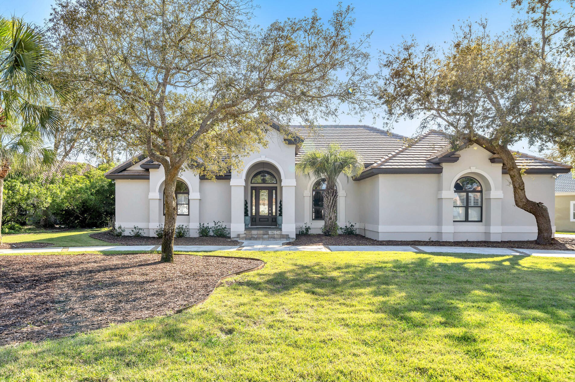 481 Captains Cir, Destin, FL 32541-5307
