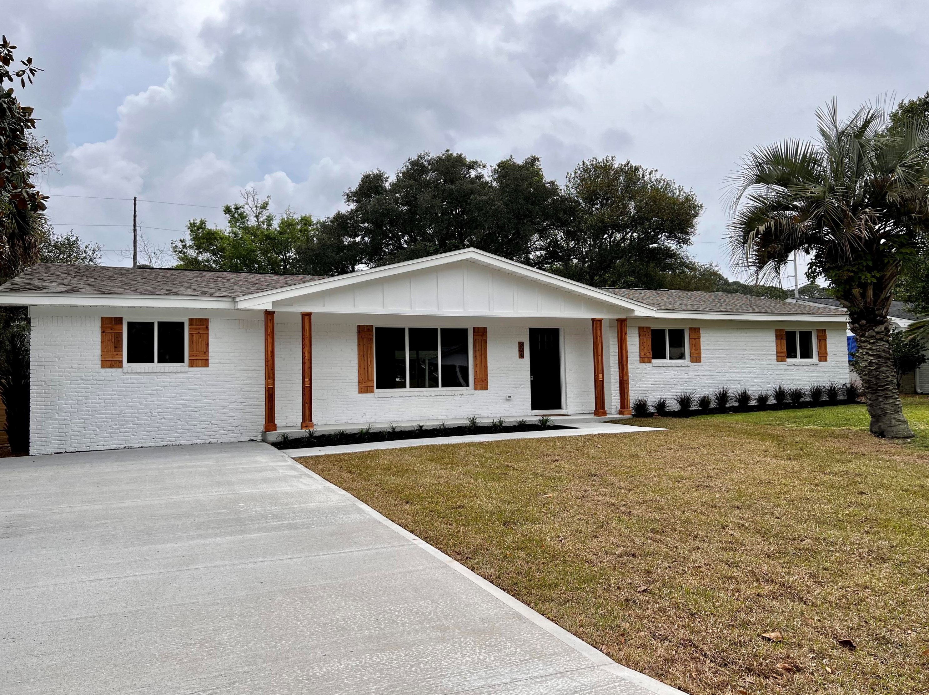 324 Leah Miller Dr, Fort Walton Beach, FL 32548-4160