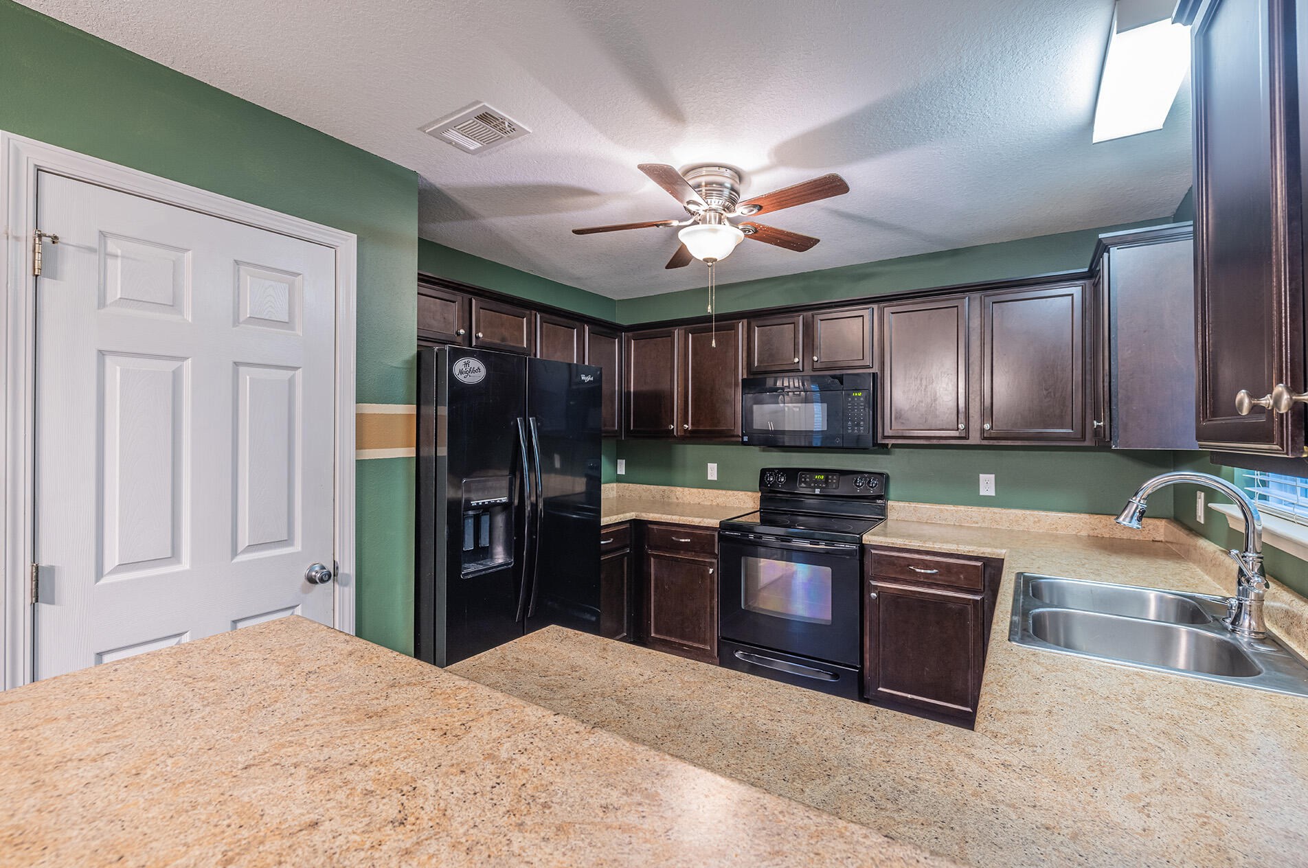 482 Eisenhower Dr, Crestview, FL 32539-6953