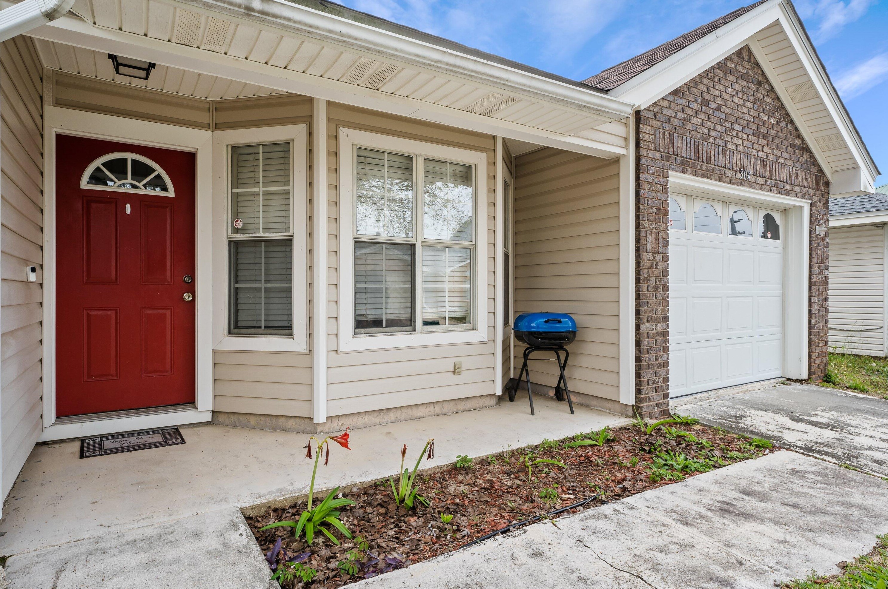 304 Rue Dianne, Mary Esther, FL 32569-2343
