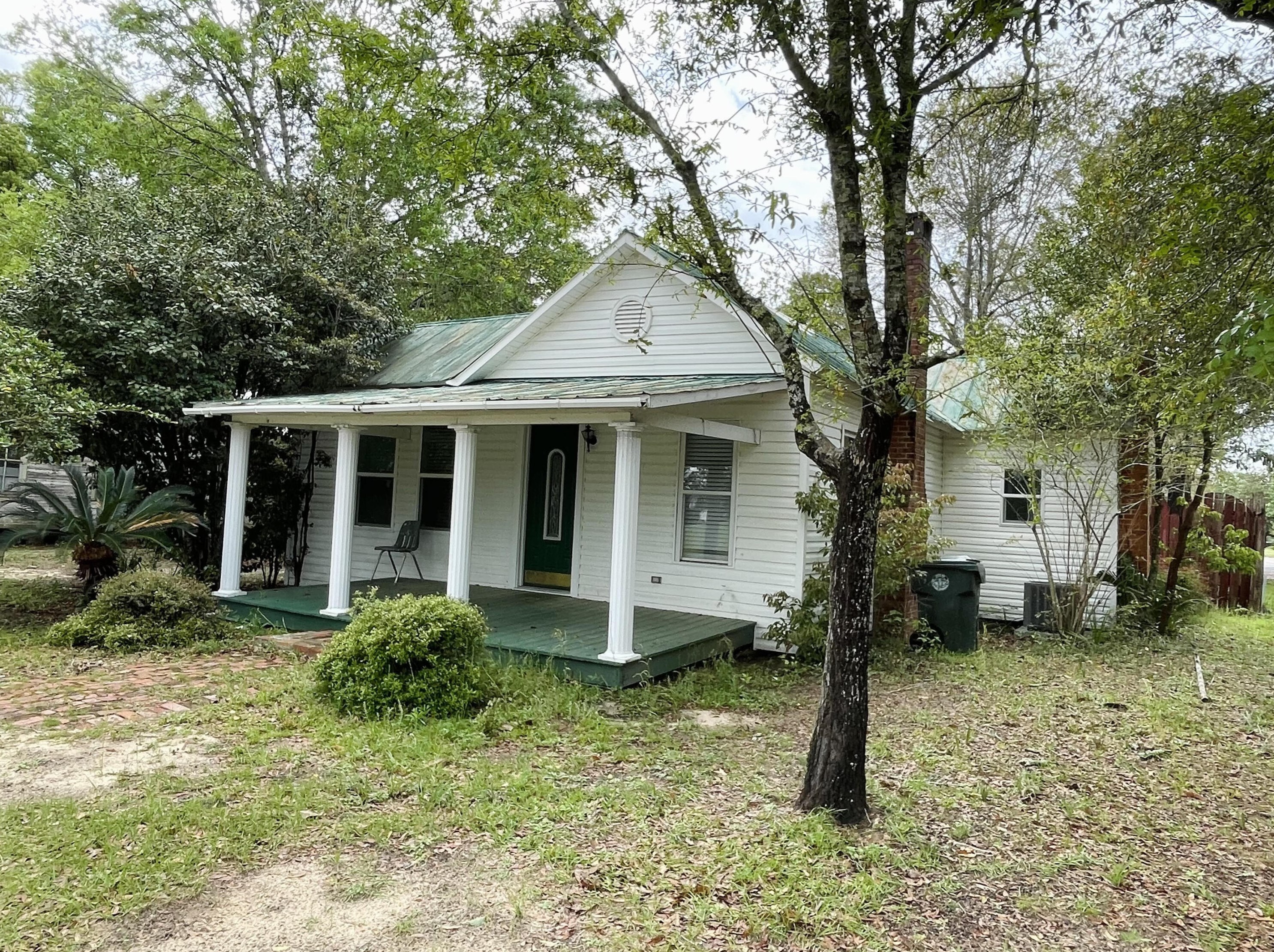 80 Plateau Ave, Defuniak Springs, FL 32435