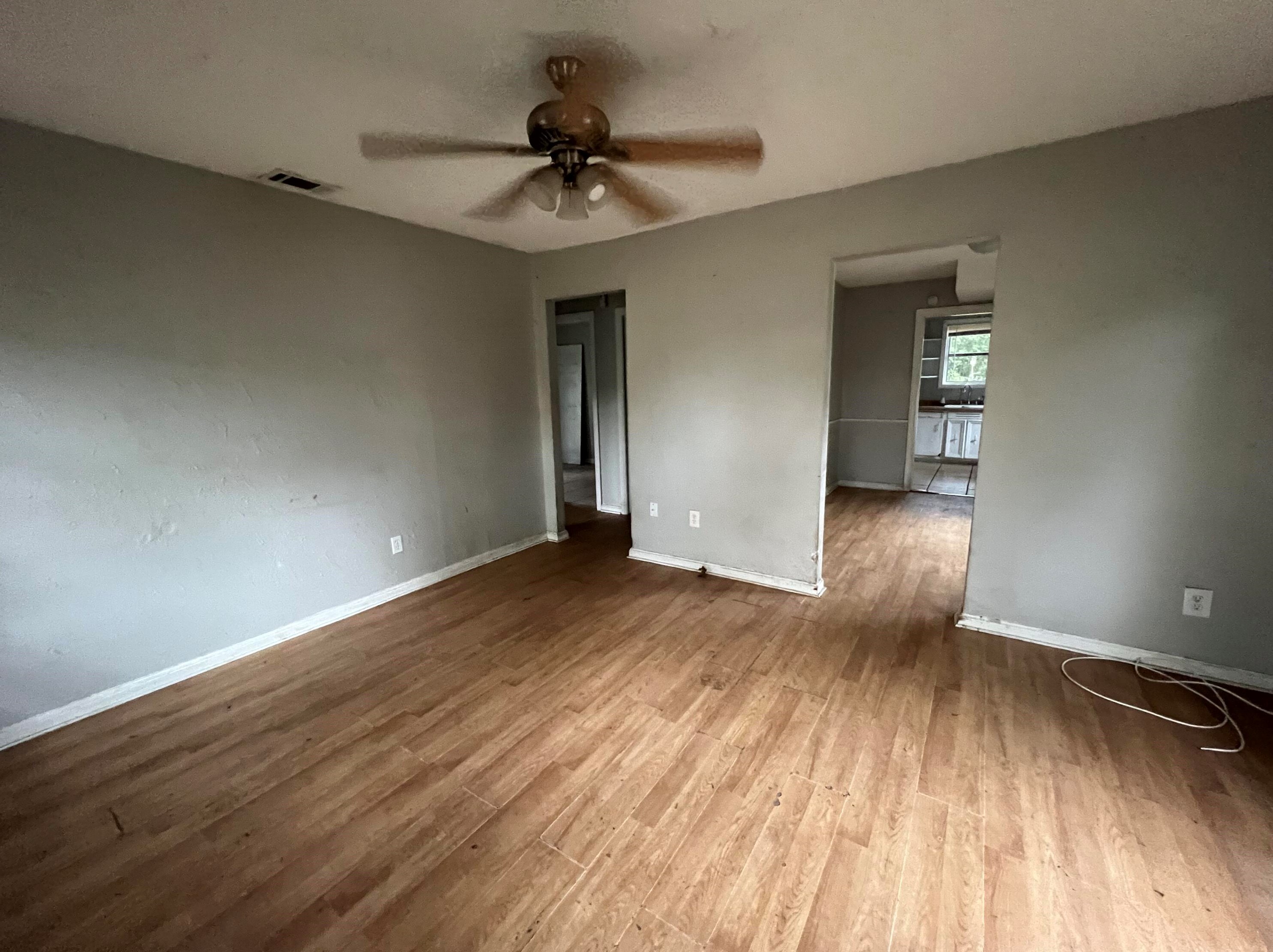 913 Krasnosky Ave, Pensacola, FL 32505