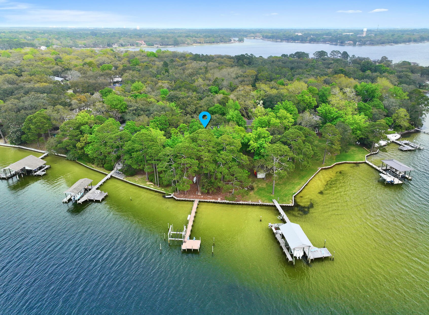 40 Paradise Point Rd, Shalimar, FL 32579