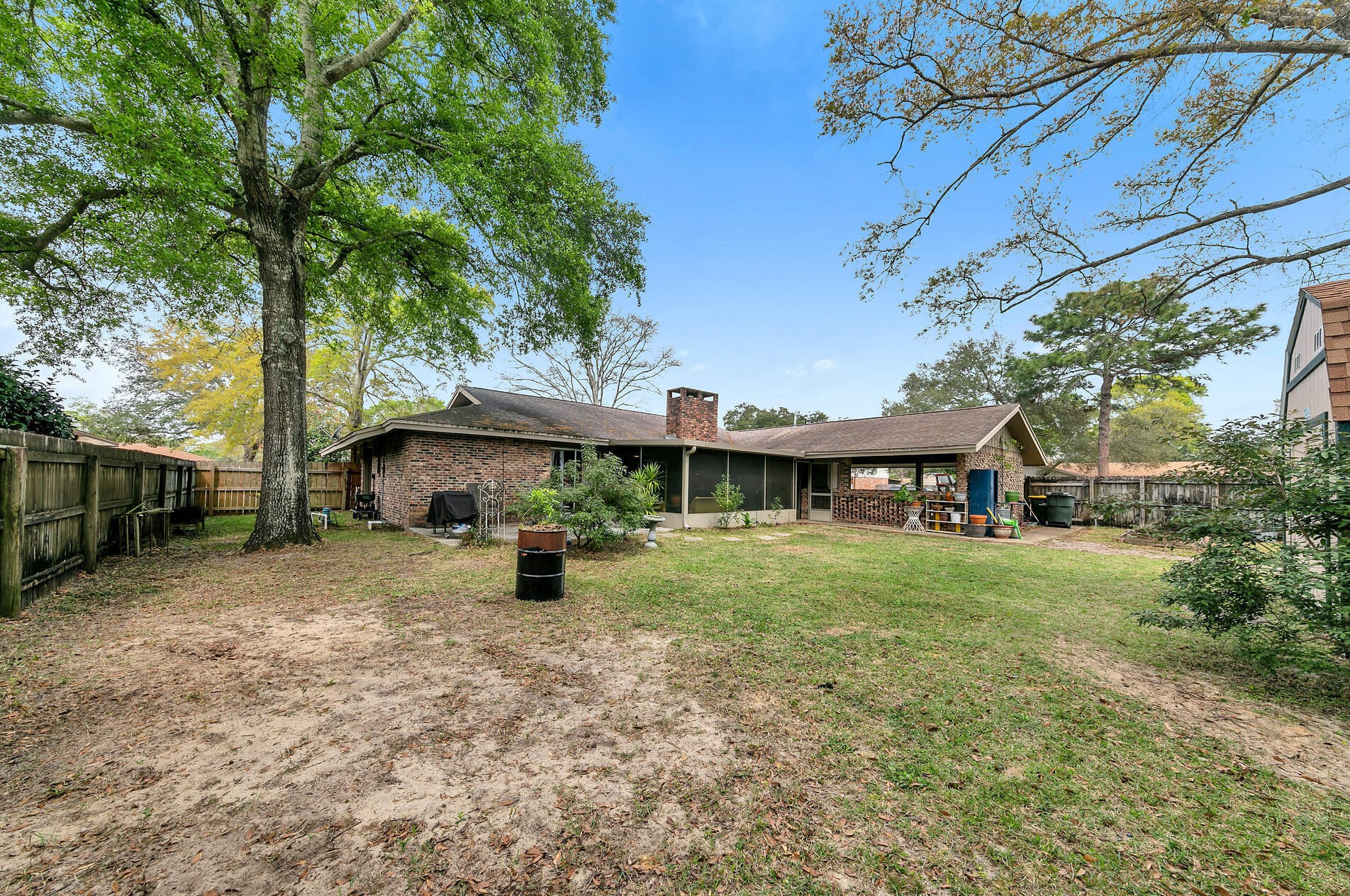 20 Cambridge Ave, Fort Walton Beach FL  32547-1726 exterior