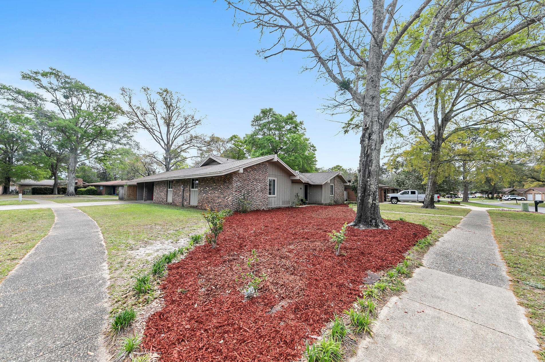 20 Cambridge Ave, Fort Walton Beach FL  32547-1726 exterior