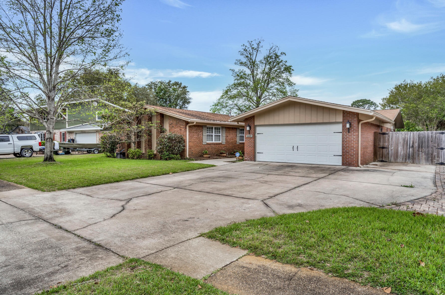 649 Ne Powell Dr, Fort Walton Beach, FL 32547