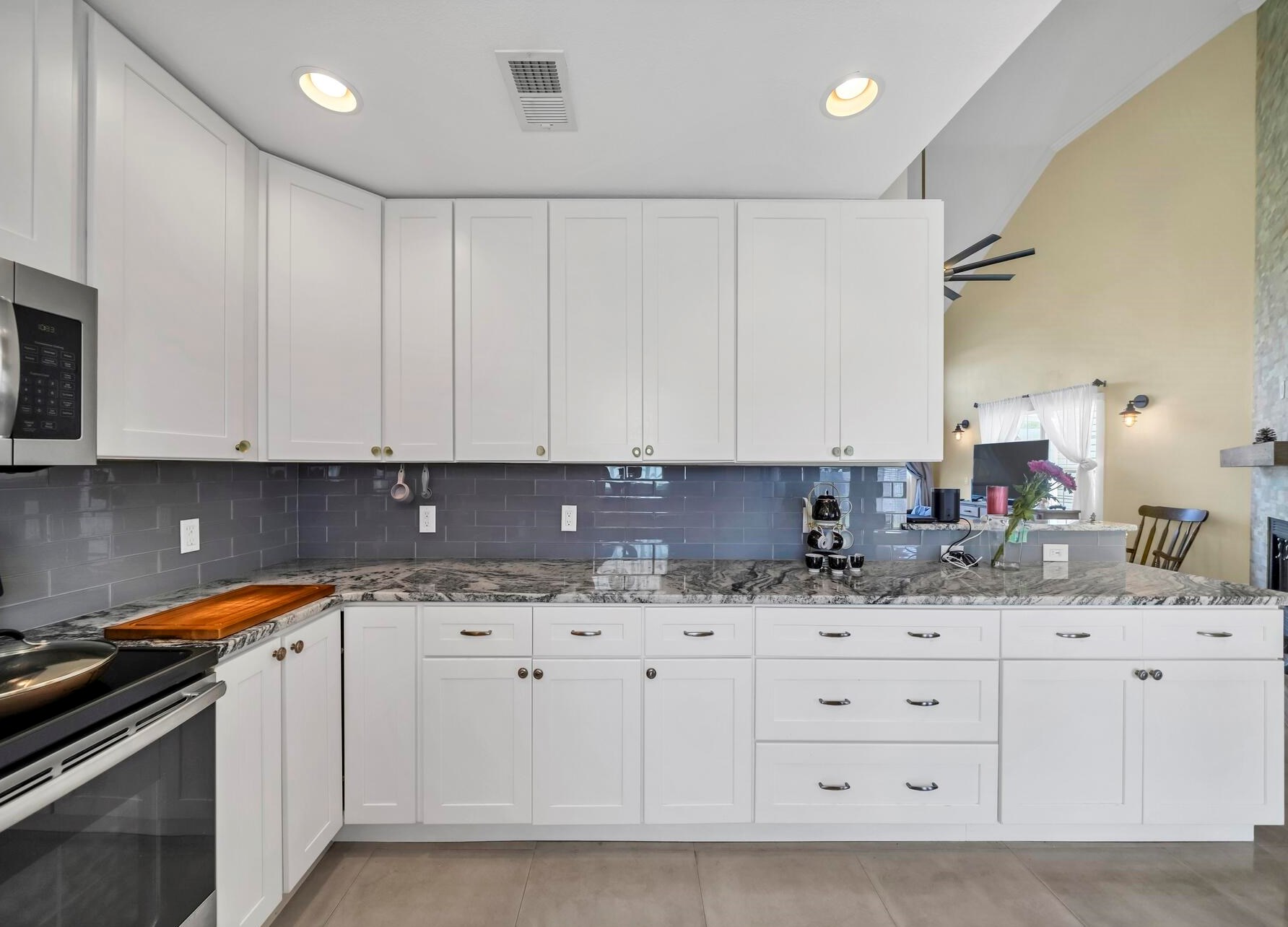 422 Sandy Ridge Cir, Mary Esther FL  32569-2112 exterior