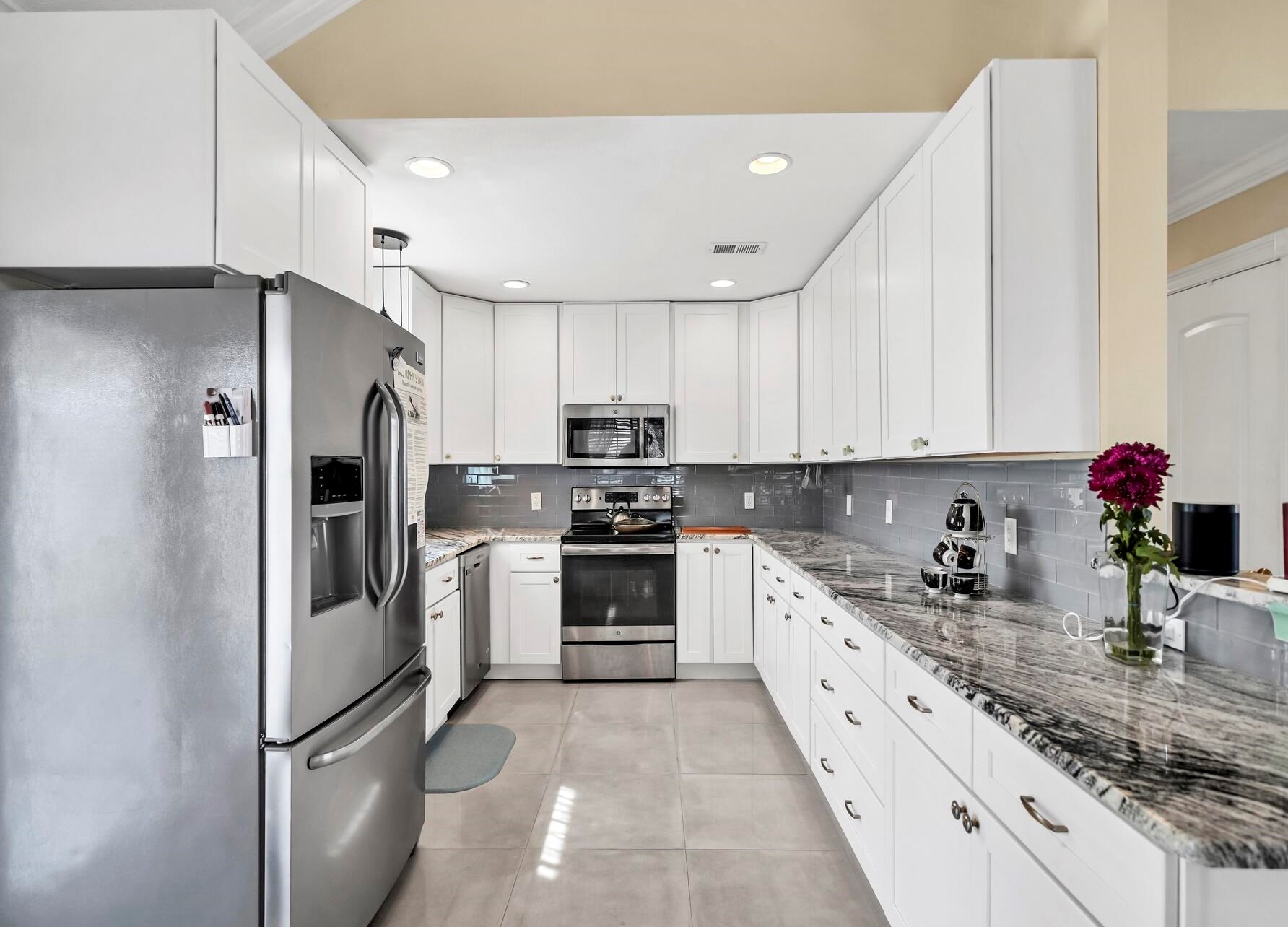 422 Sandy Ridge Cir, Mary Esther FL  32569-2112 exterior