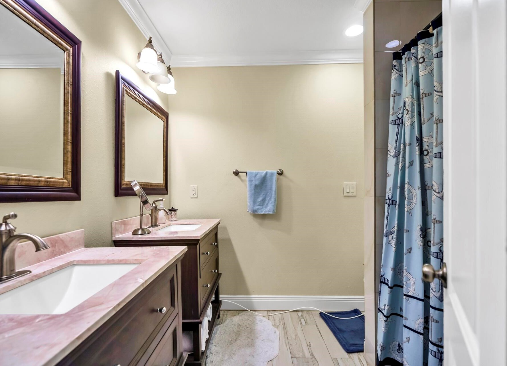 422 Sandy Ridge Cir, Mary Esther FL  32569-2112 exterior