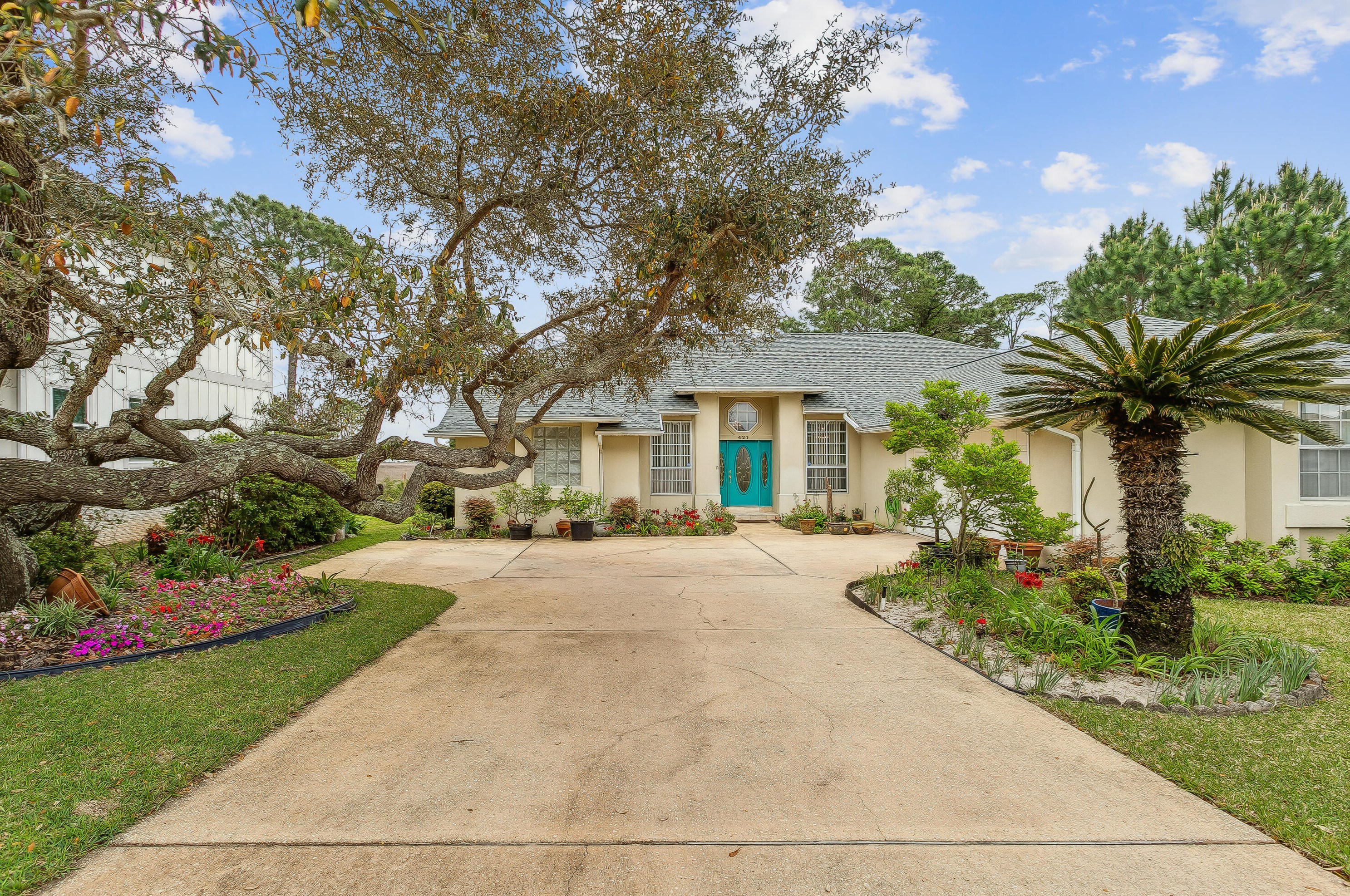 421 Emerald Pointe Dr, Mary Esther, FL 32569