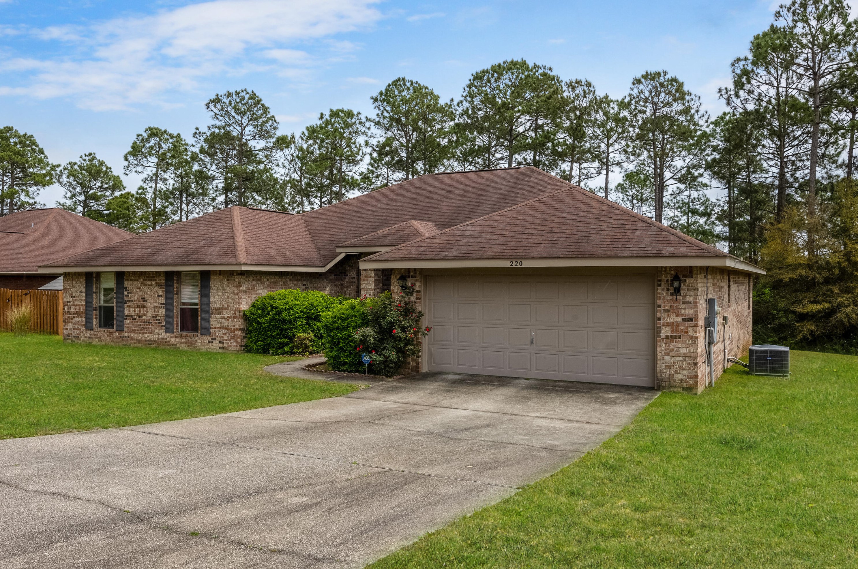 220 Raptor Dr, Crestview, FL 32536-5298