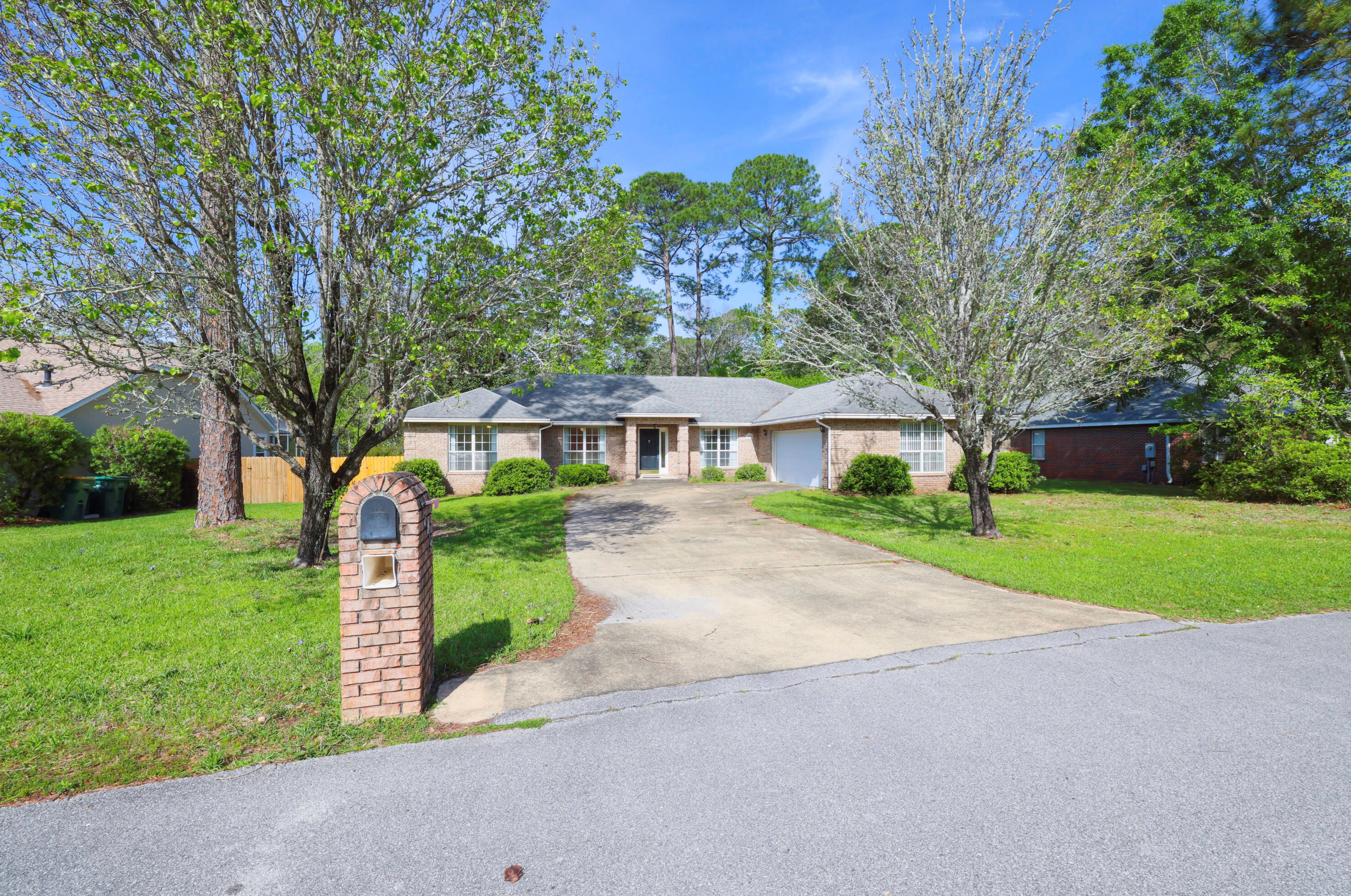 1812 Huntington Rd, Niceville, FL 32578
