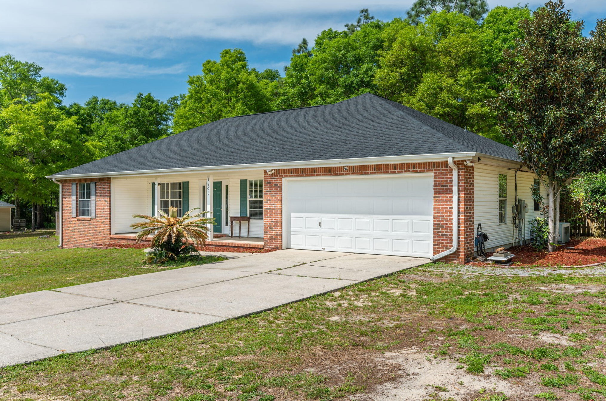 1805 Waterway Dr, Crestview, FL 32531-9368