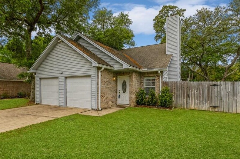 197 Wright Cir, Niceville, FL 32578-4231
