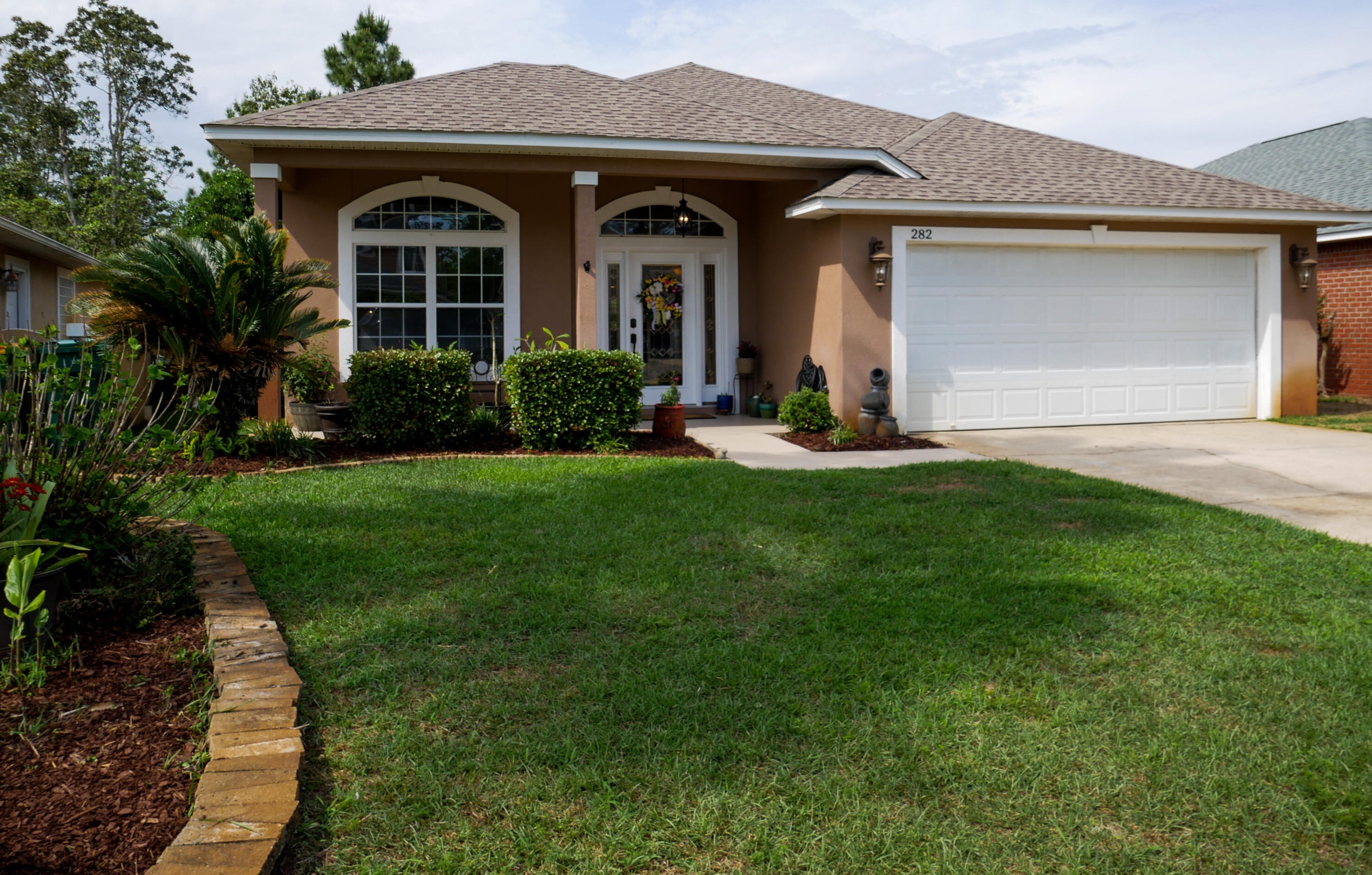 282 Tecumseh Ln, Mary Esther, FL 32569-2225