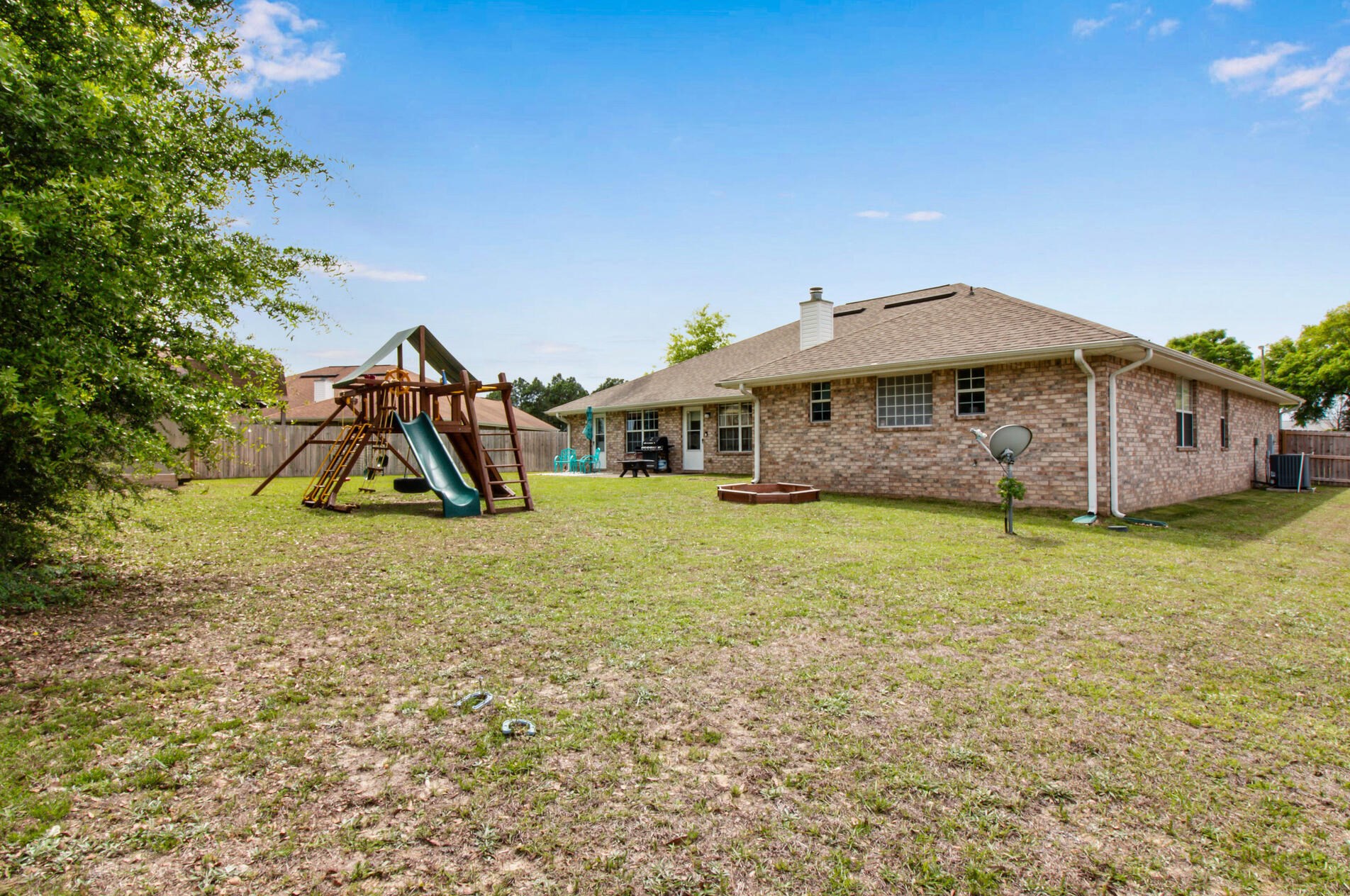 126 Strike Eagle Dr, Crestview FL  32536-2240 exterior