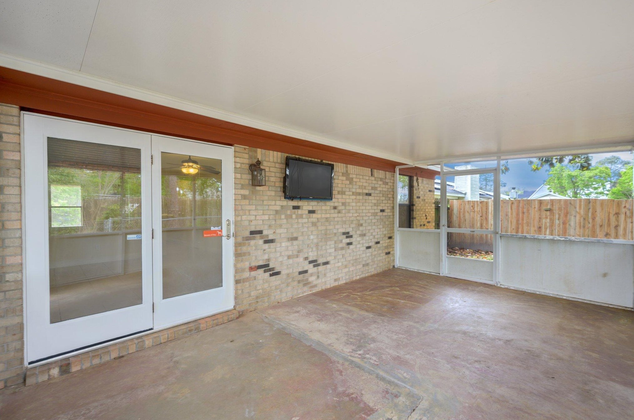 217 Seville Cir, Mary Esther, FL 32569-1472