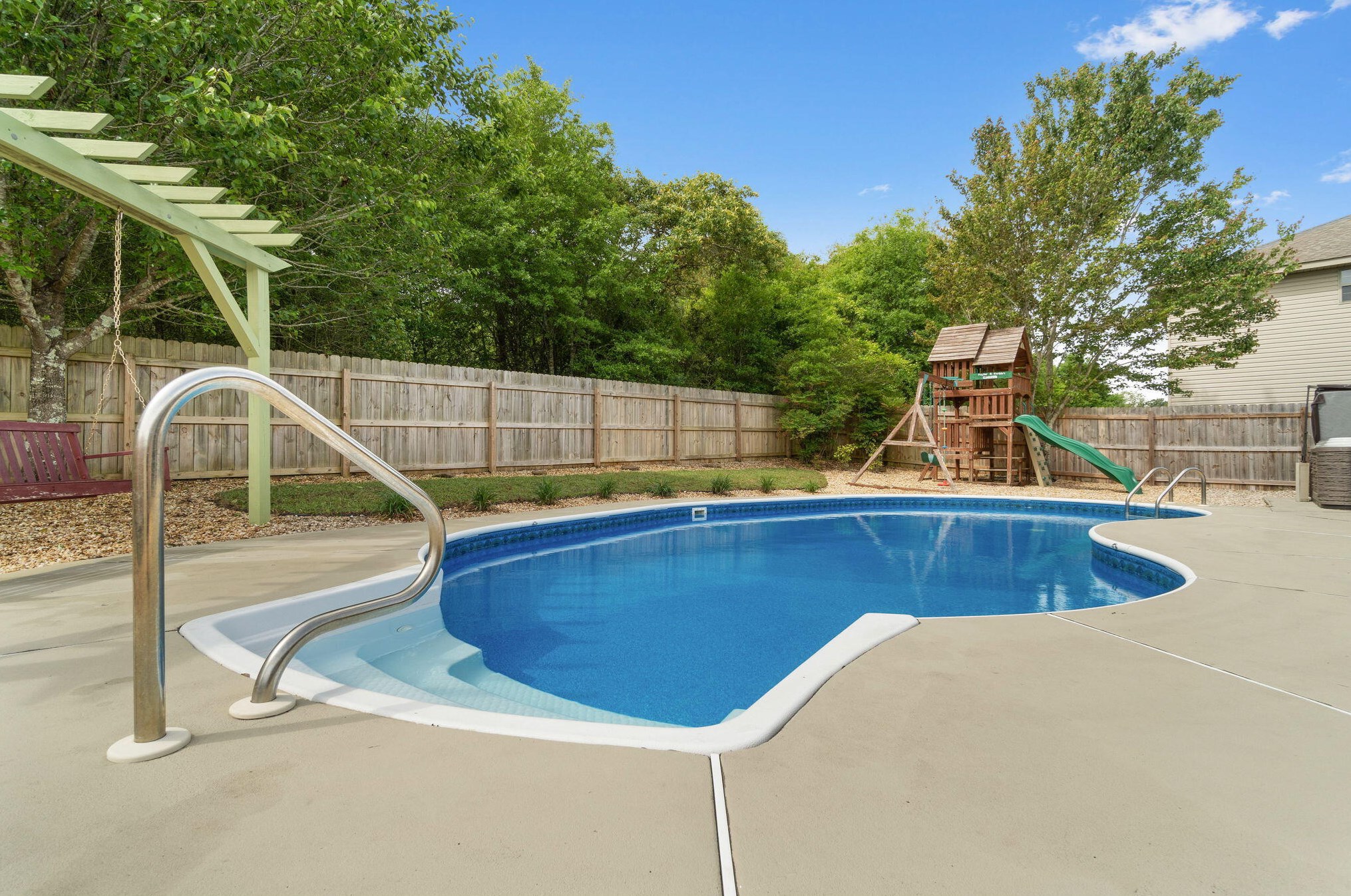 307 Gauntlet Dr, Crestview FL  32539-4366 exterior