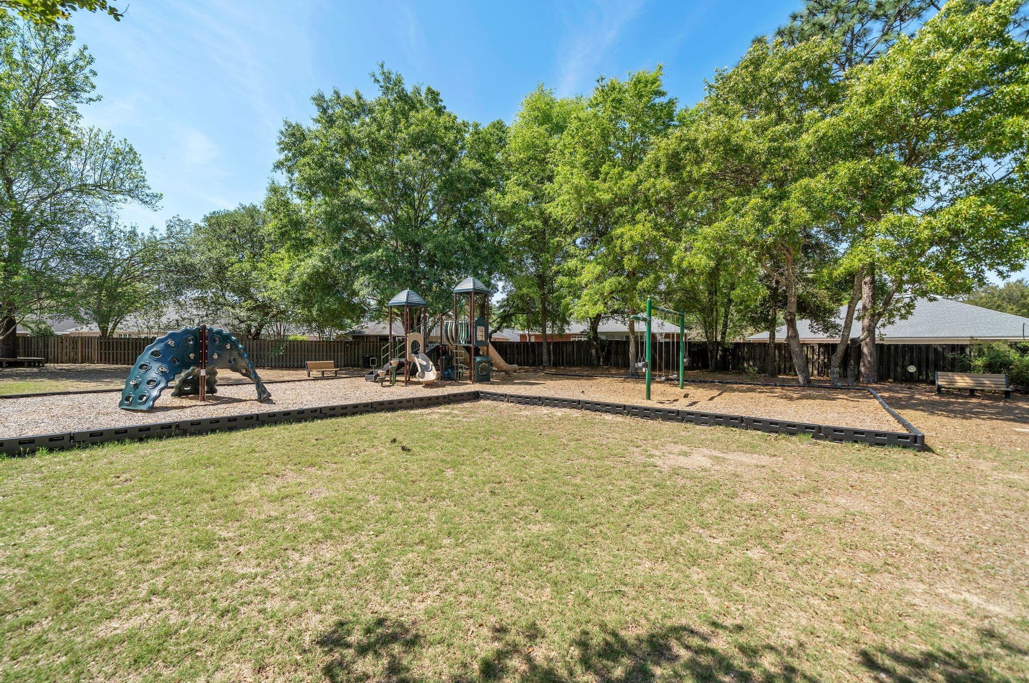 1617 Myrtlewood Ln, Niceville FL  32578-8800 exterior