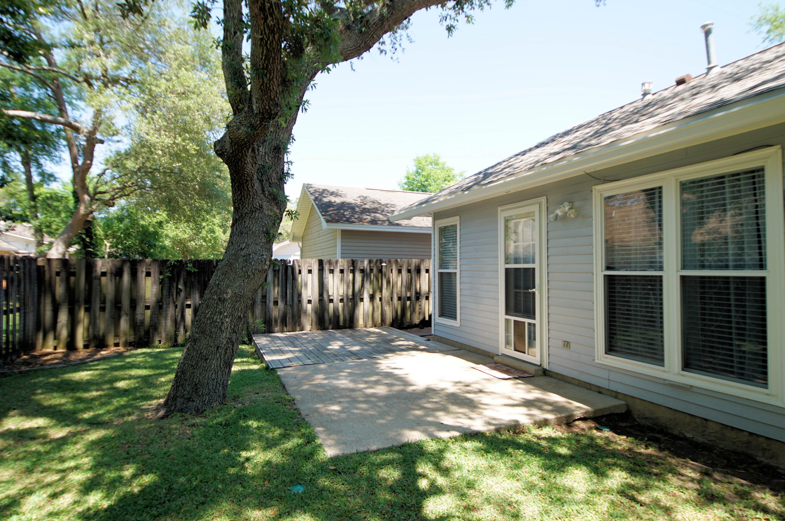 3006 Blue Pine Ln, Niceville FL  32578-9762 exterior