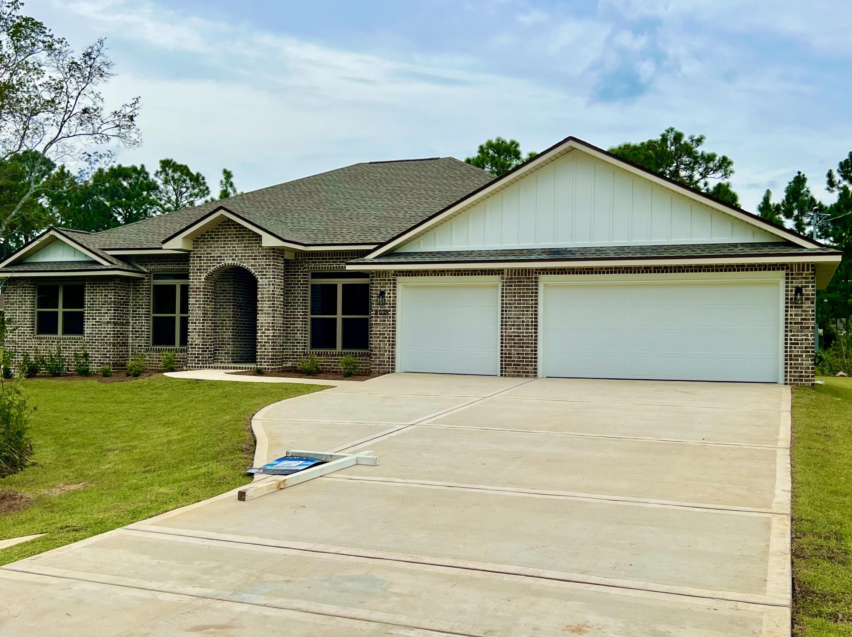 2029 Everglades Dr, Gulf Breeze, FL 32566-7665