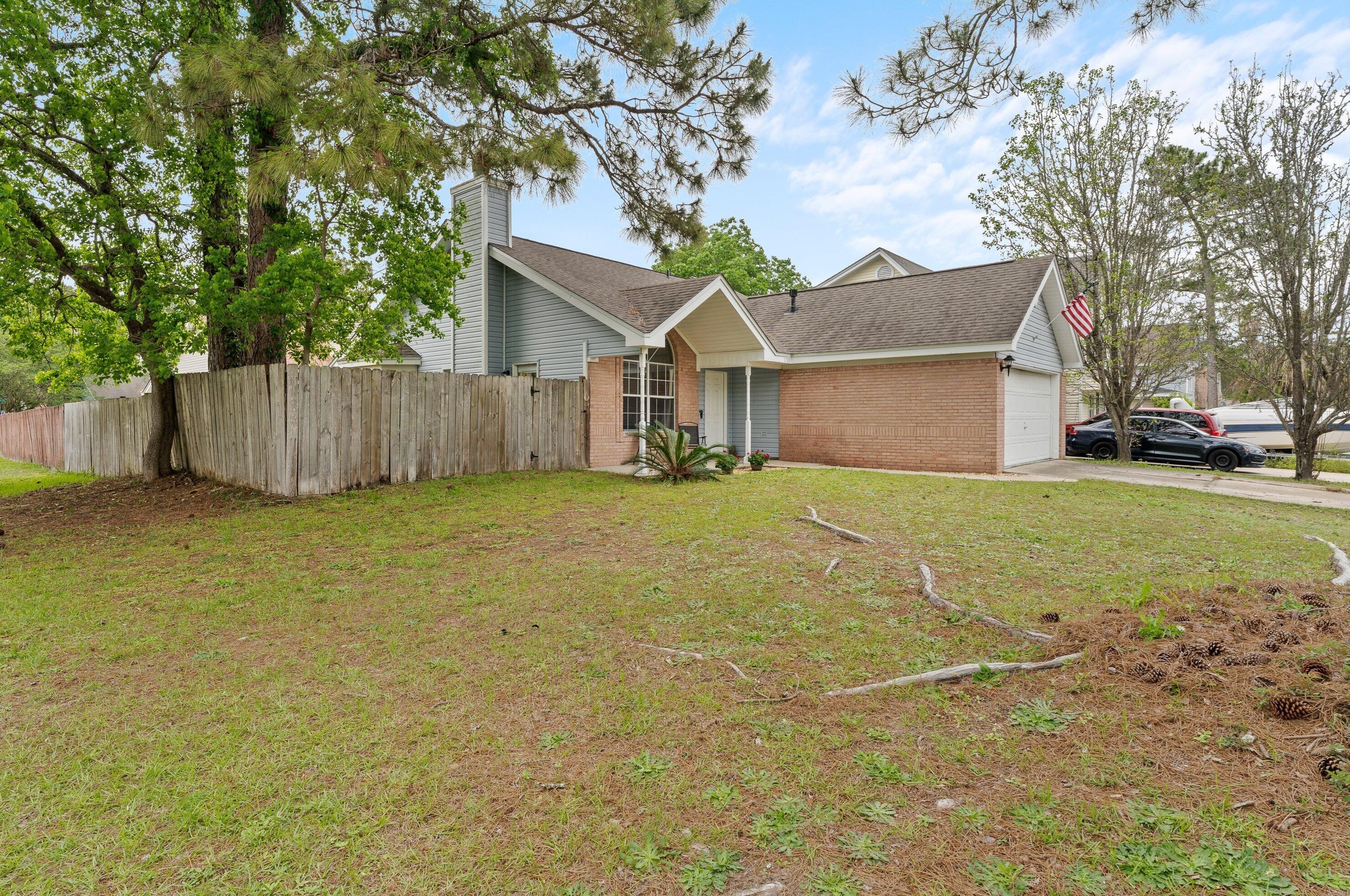 1701 Colonial Ct, Fort Walton Beach FL  32547-6882 exterior