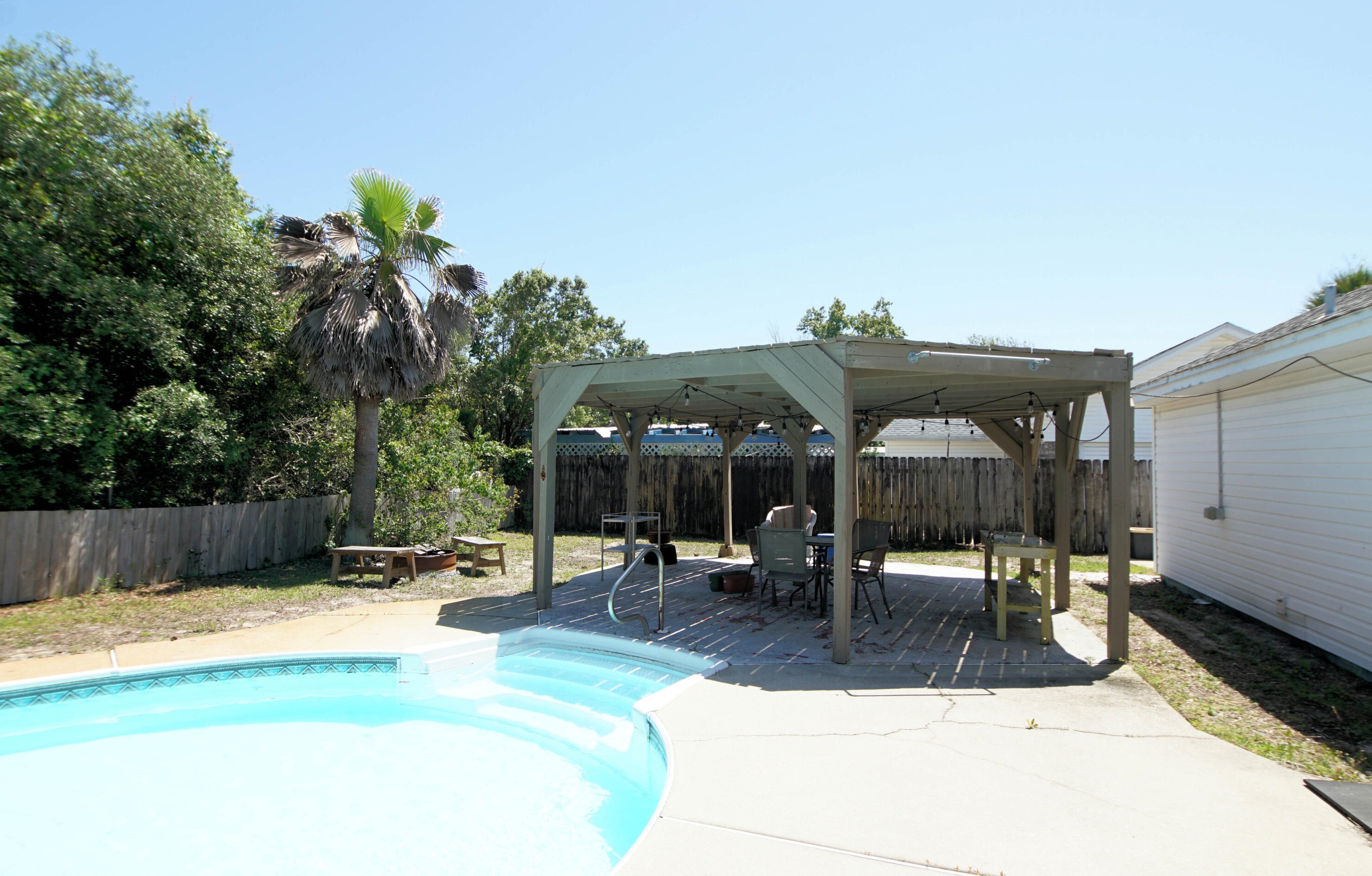 1039 Blvd De Ln Parisienne, Mary Esther FL  32569-2312 exterior