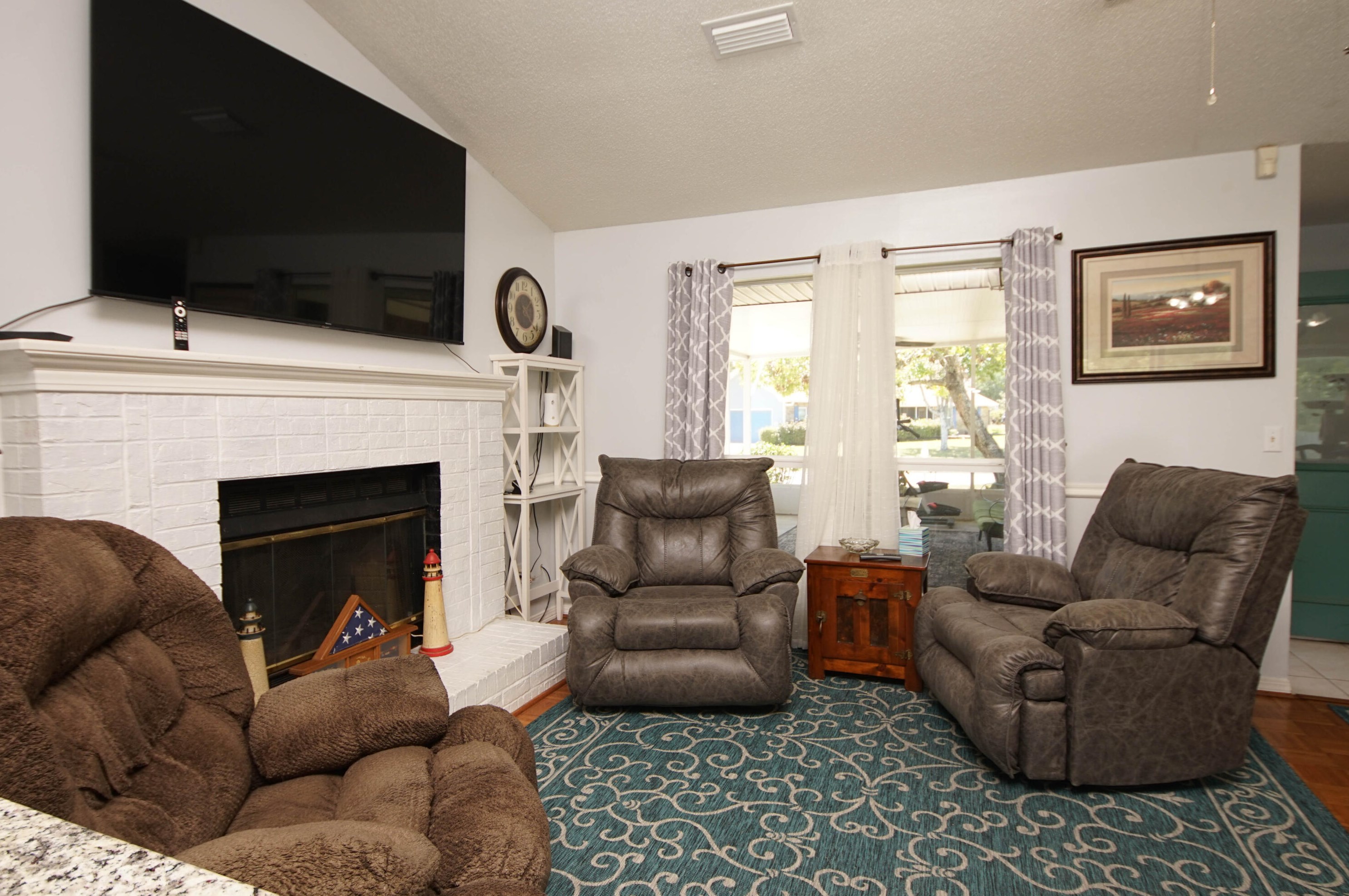 1039 Blvd De Ln Parisienne, Mary Esther FL  32569-2312 exterior