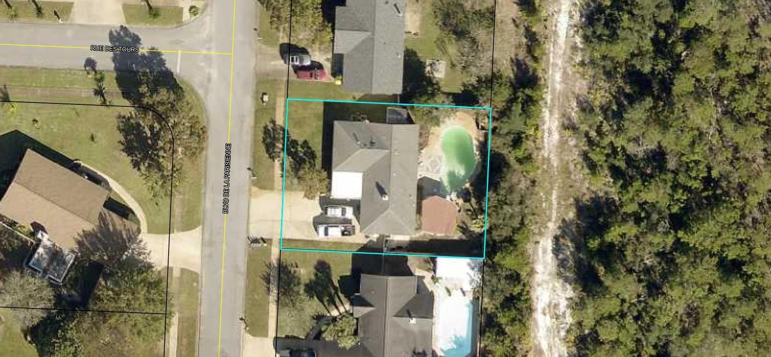 1039 Blvd De Ln Parisienne, Mary Esther FL  32569-2312 exterior