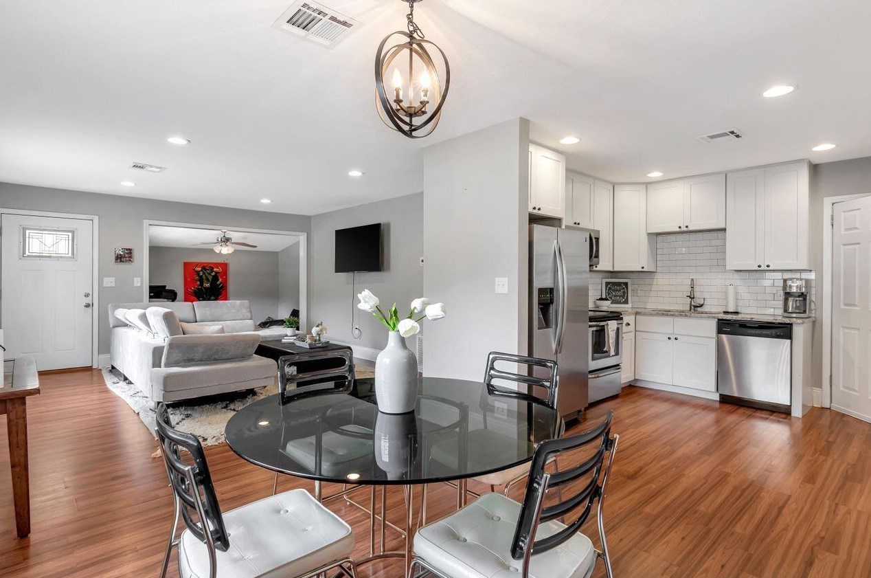 16 Azalea Dr, Mary Esther FL  32569-2054 exterior