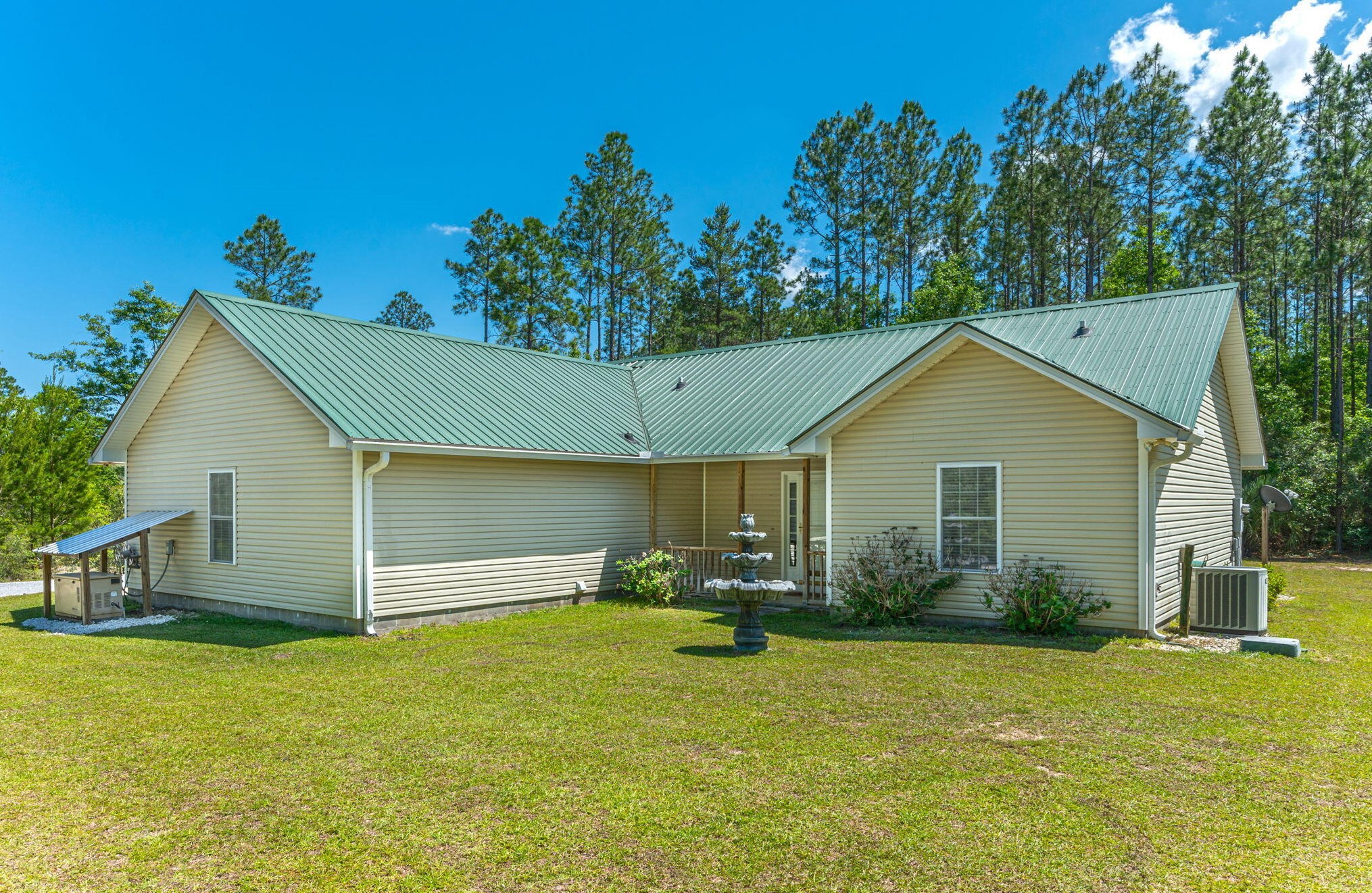 5729 Rock Hill Rd, Red Bay, FL 32455-3913
