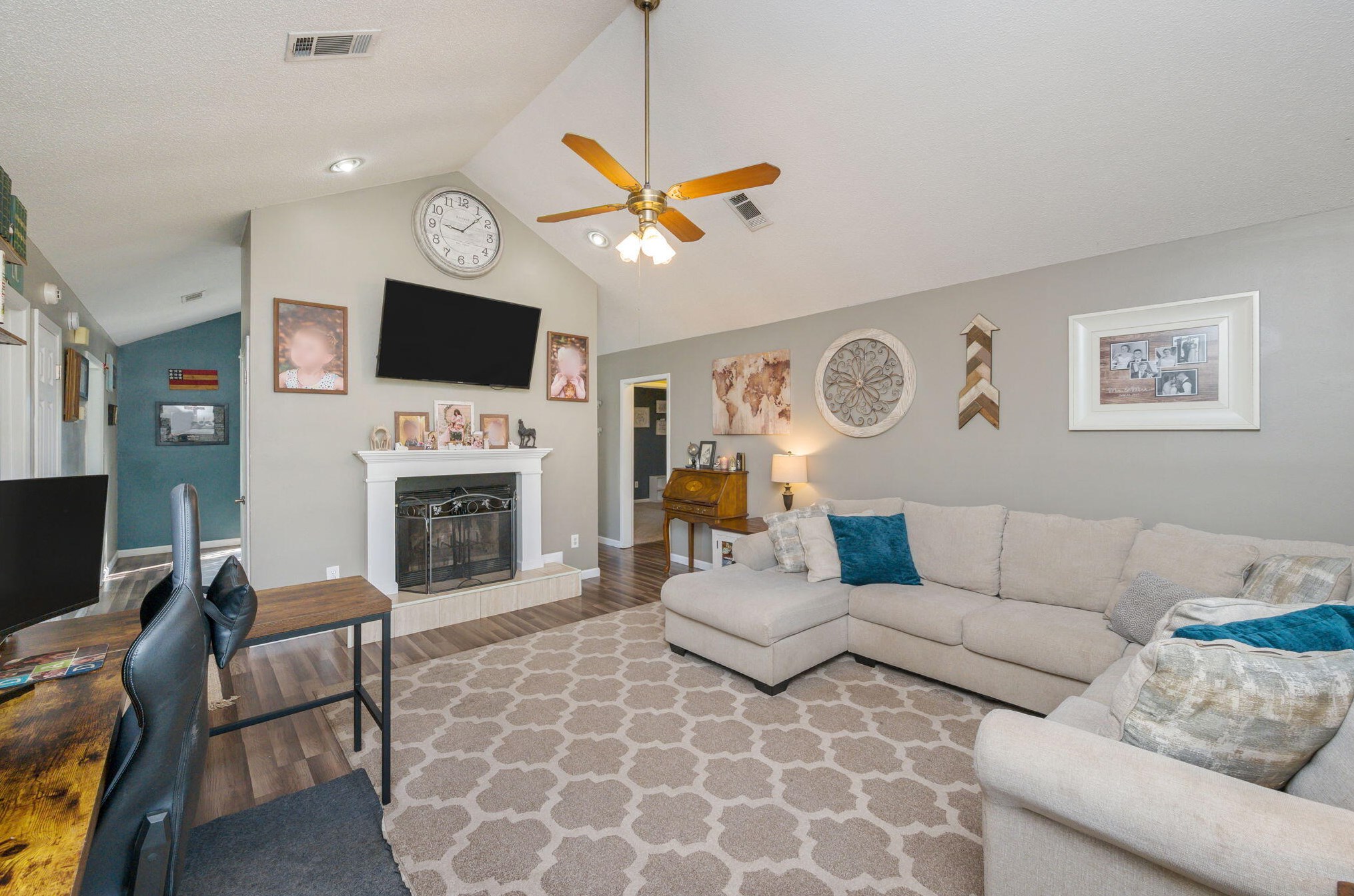 206 Seville Cir, Mary Esther, FL 32569-3400