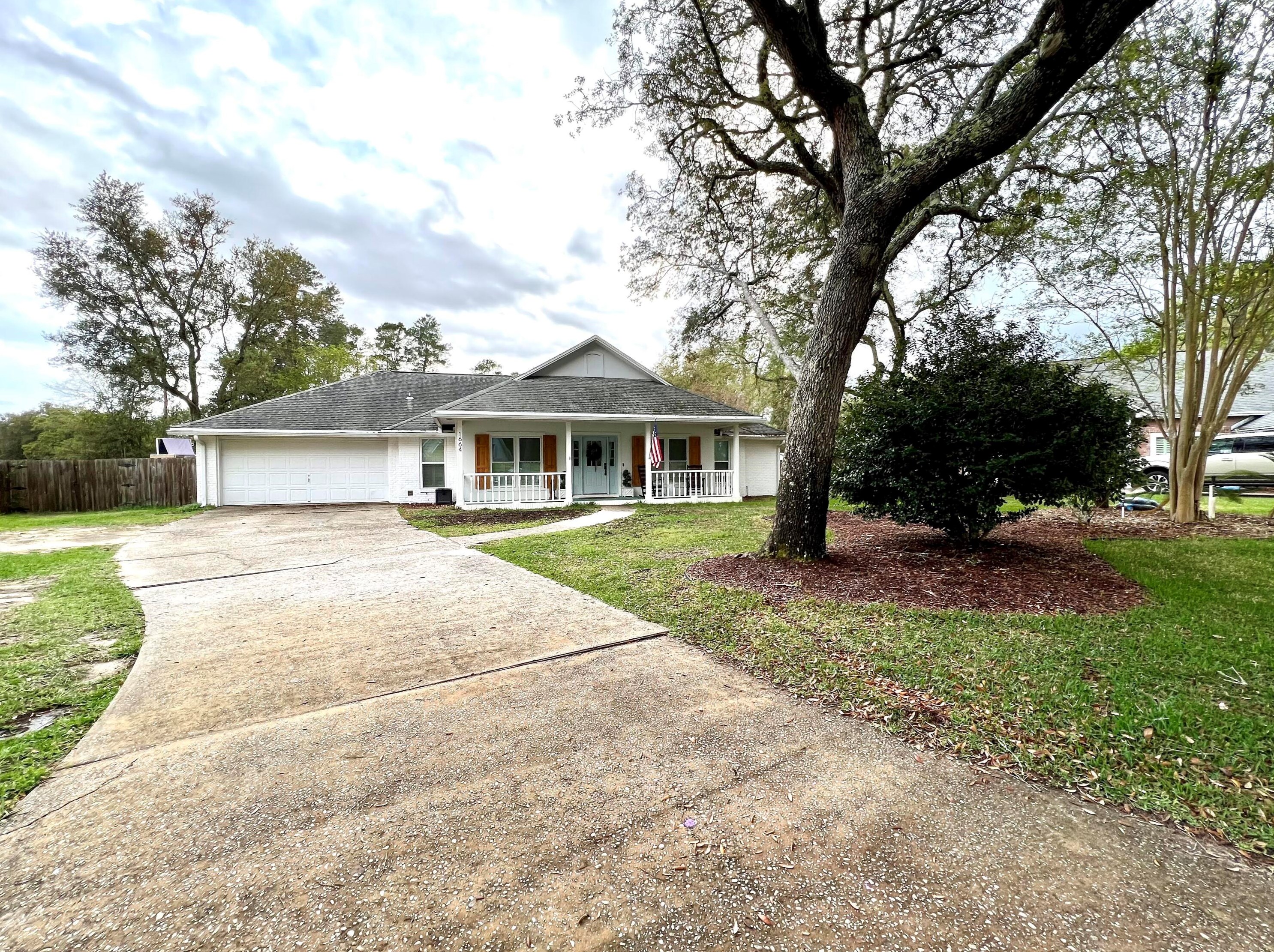 1664 Parkside Cir, Niceville, FL 32578