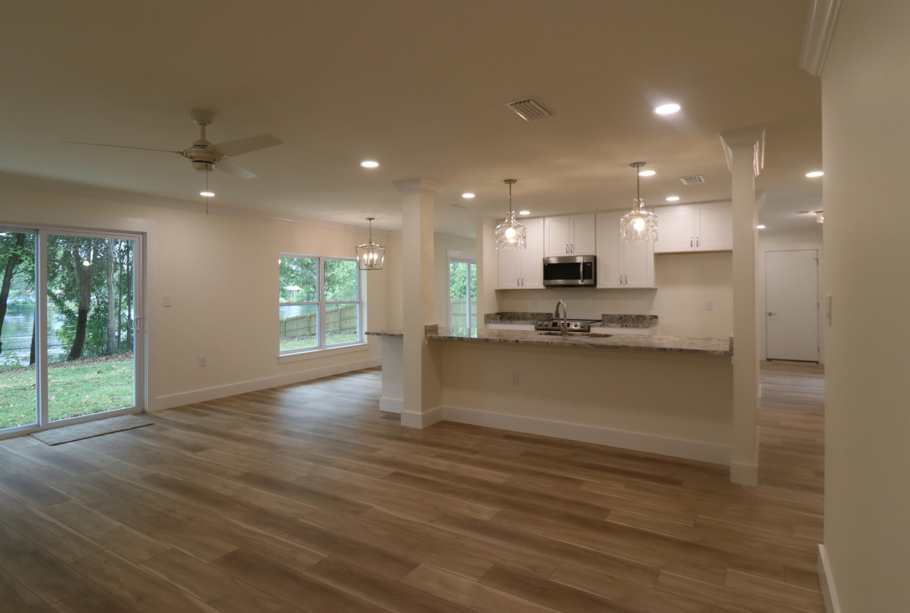 36 Lakeview Dr, Mary Esther, FL 32569