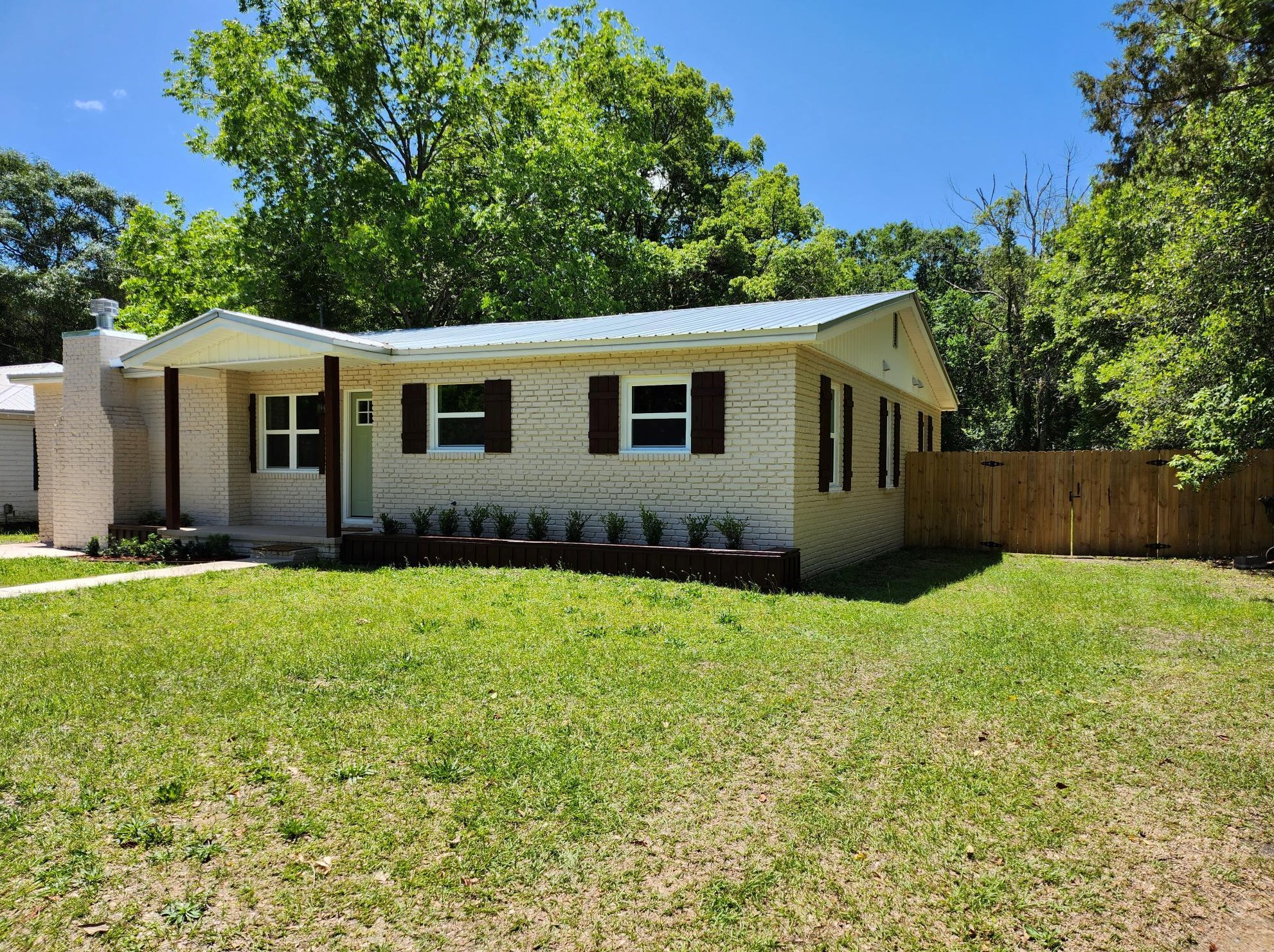 397 W Orange Ave W, Defuniak Springs, FL 32435