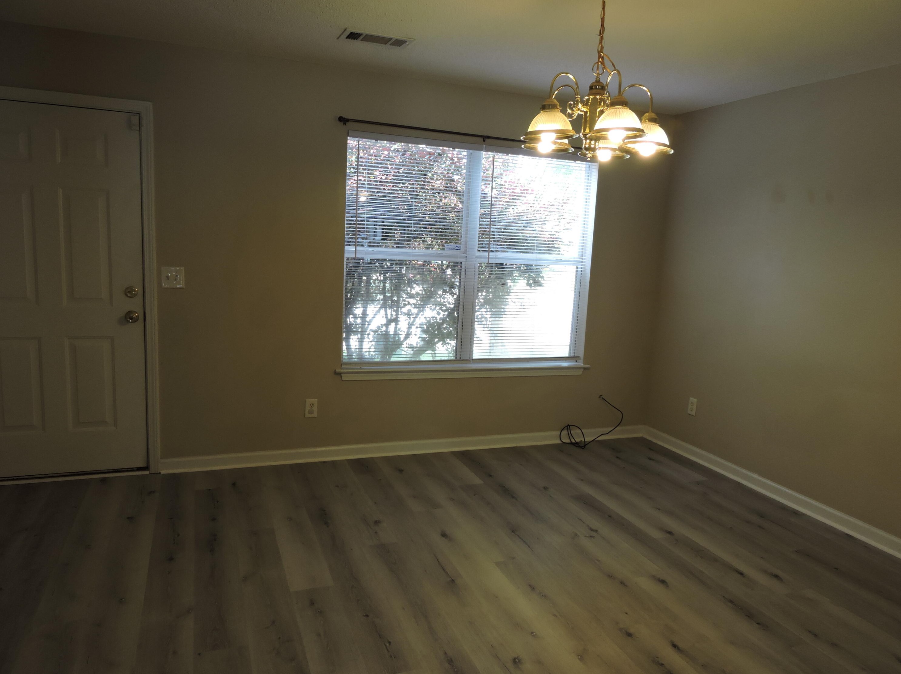 103 Mcnair Dr, Crestview, FL 32539