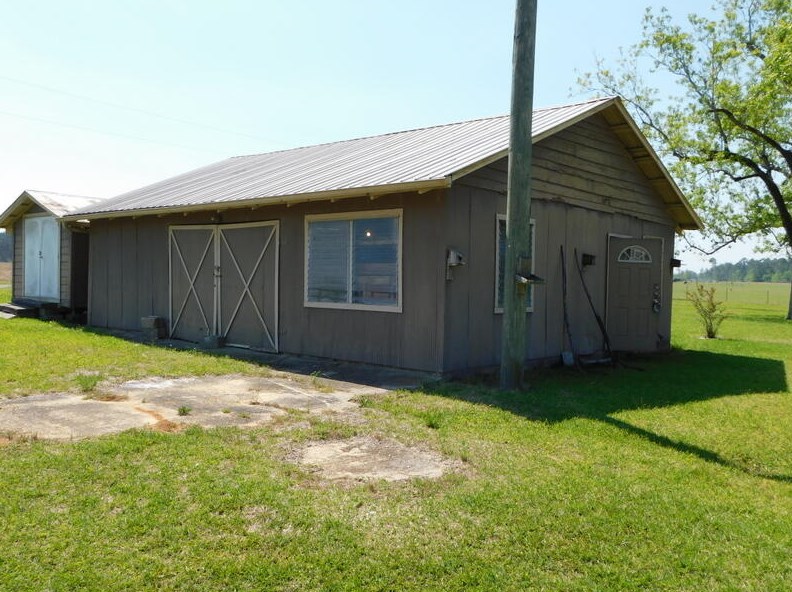 6433 Hall Rd, Jay, FL 32565-2613