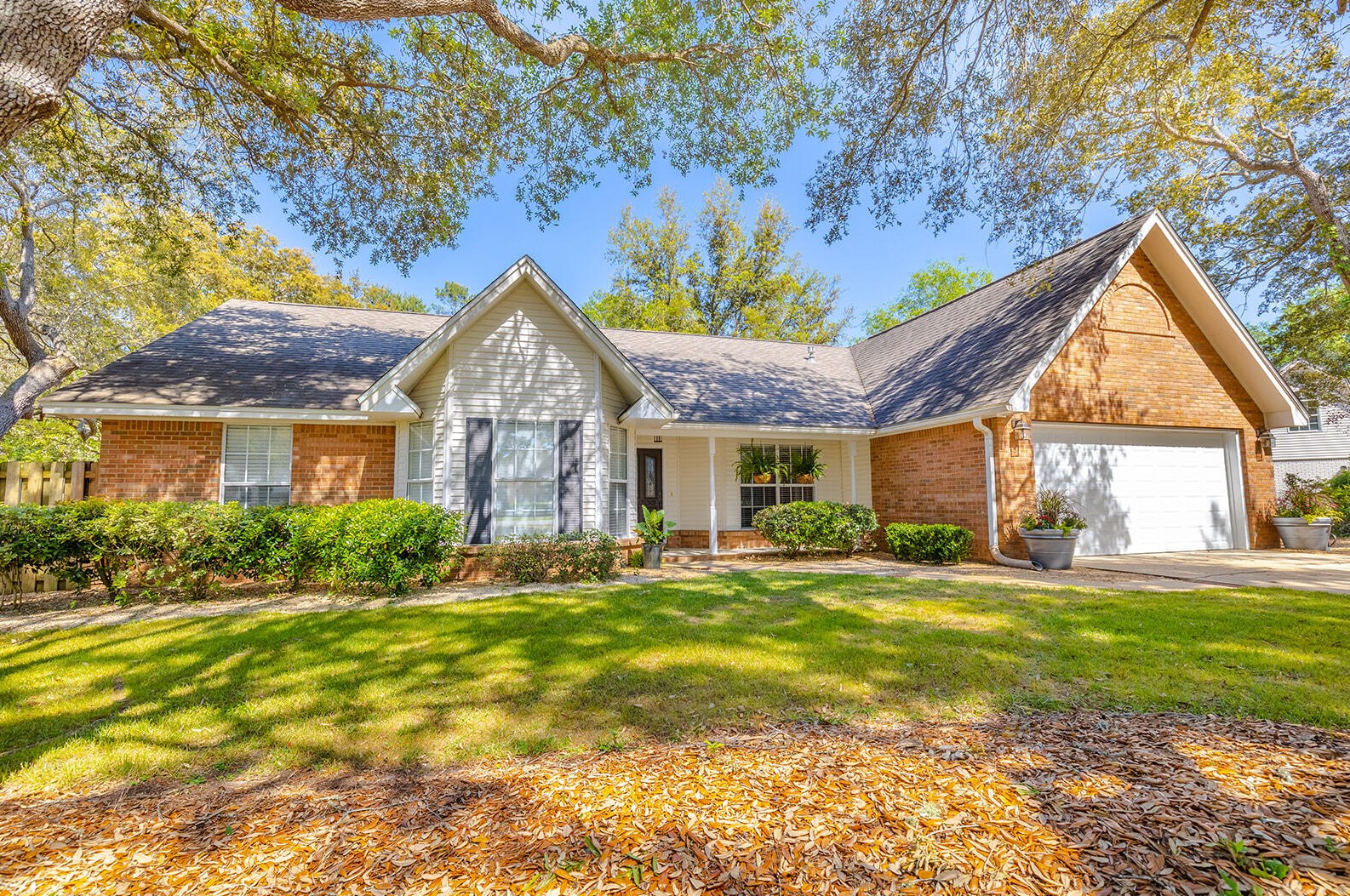 210 Windsong Ct, Niceville, FL 32578-4806