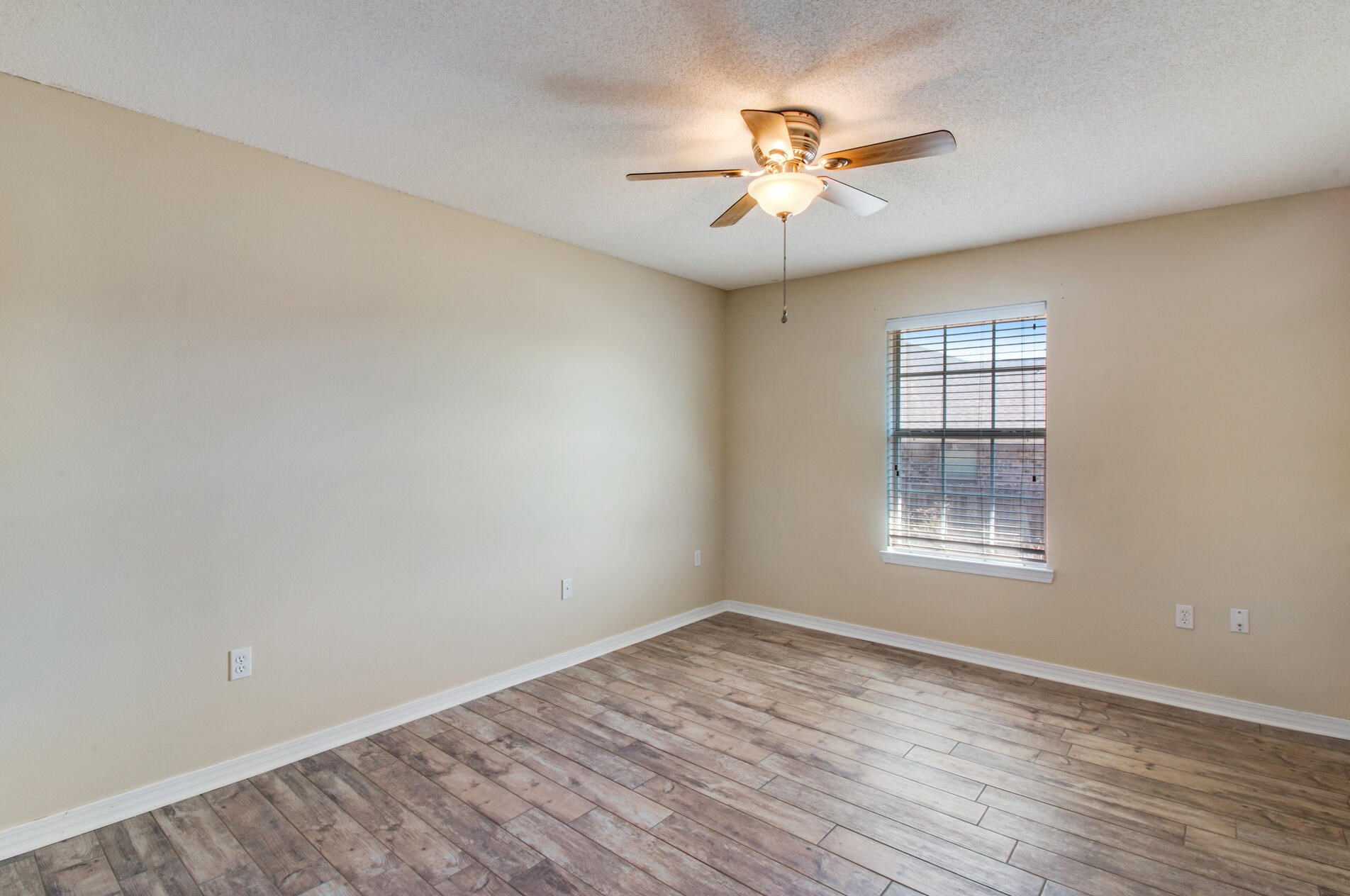 232 Raptor Dr, Crestview FL  32536-5298 exterior