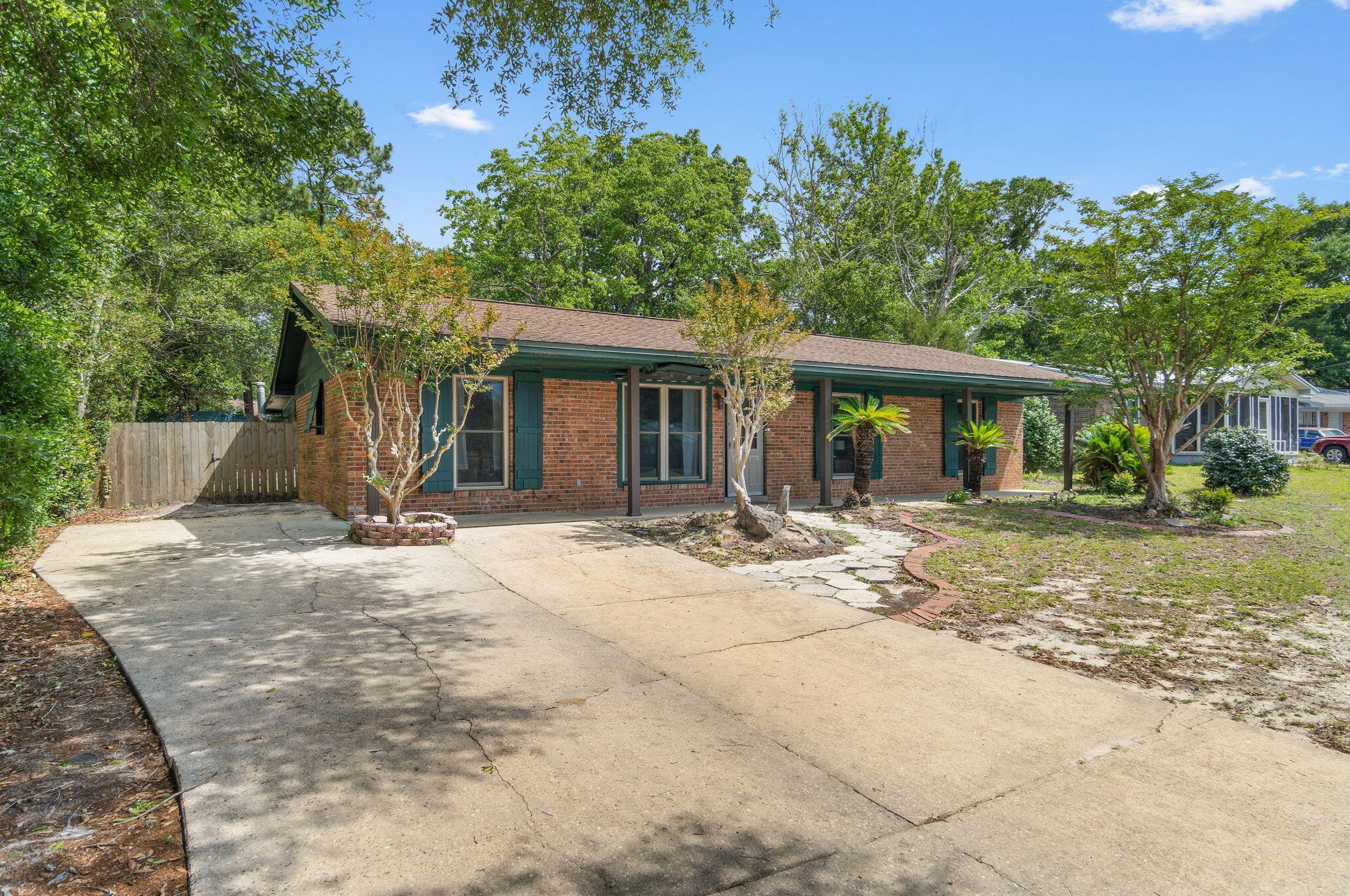 711 Marcia Cir, Mary Esther, FL 32569-2014
