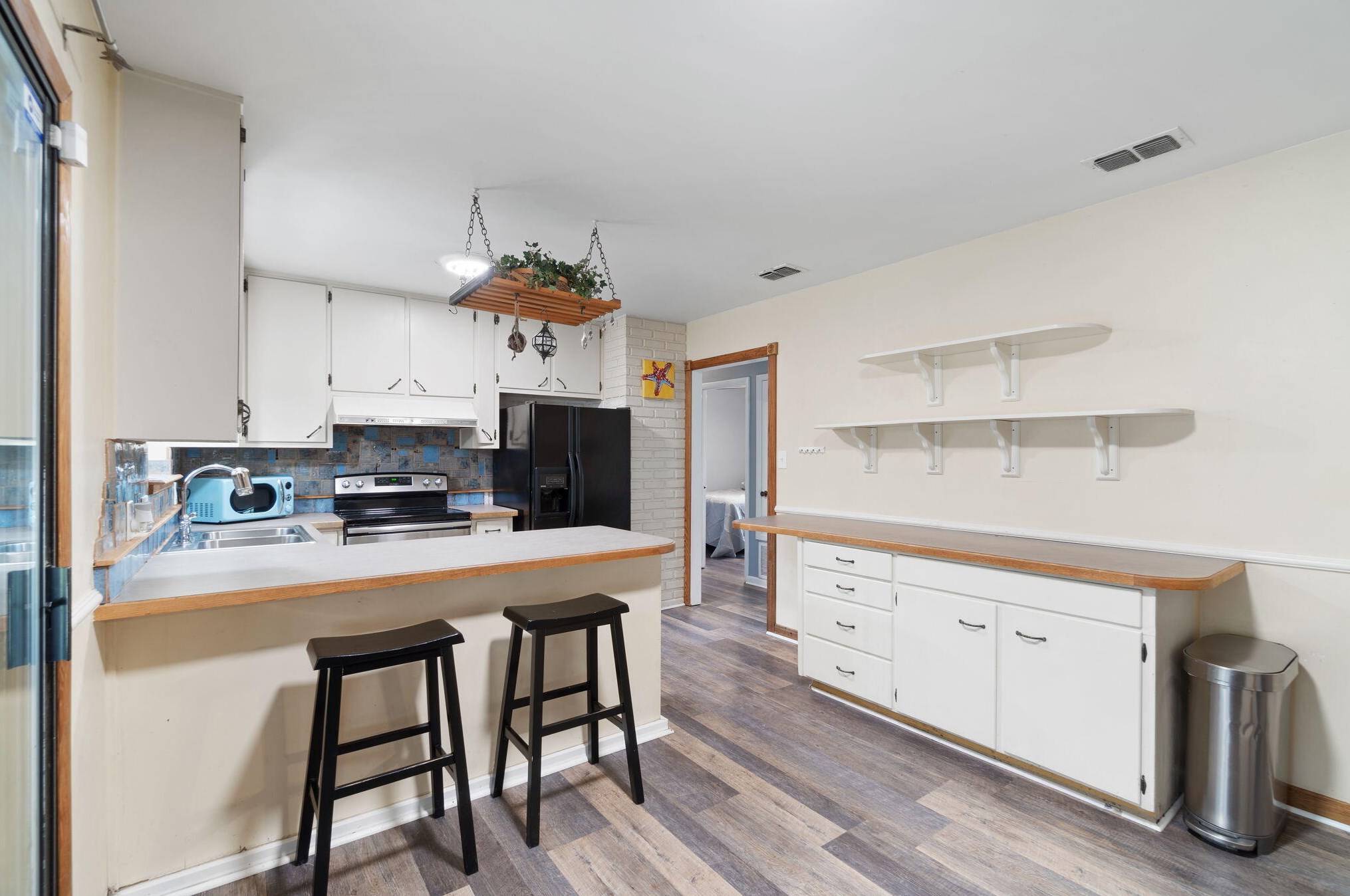 711 Marcia Cir, Mary Esther FL  32569-2014 exterior