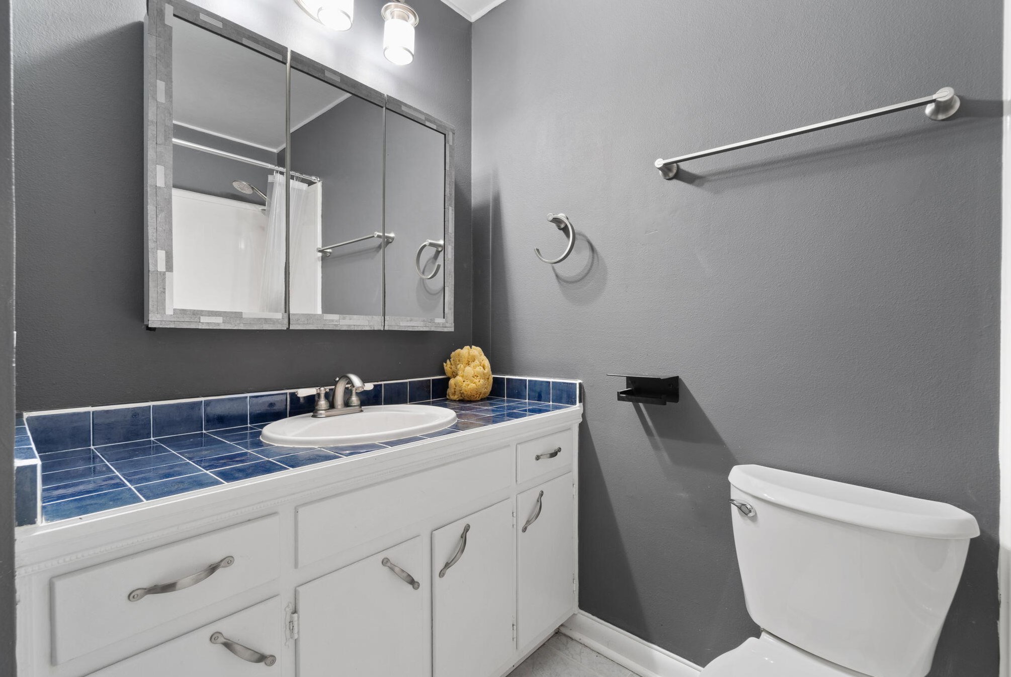 711 Marcia Cir, Mary Esther FL  32569-2014 exterior