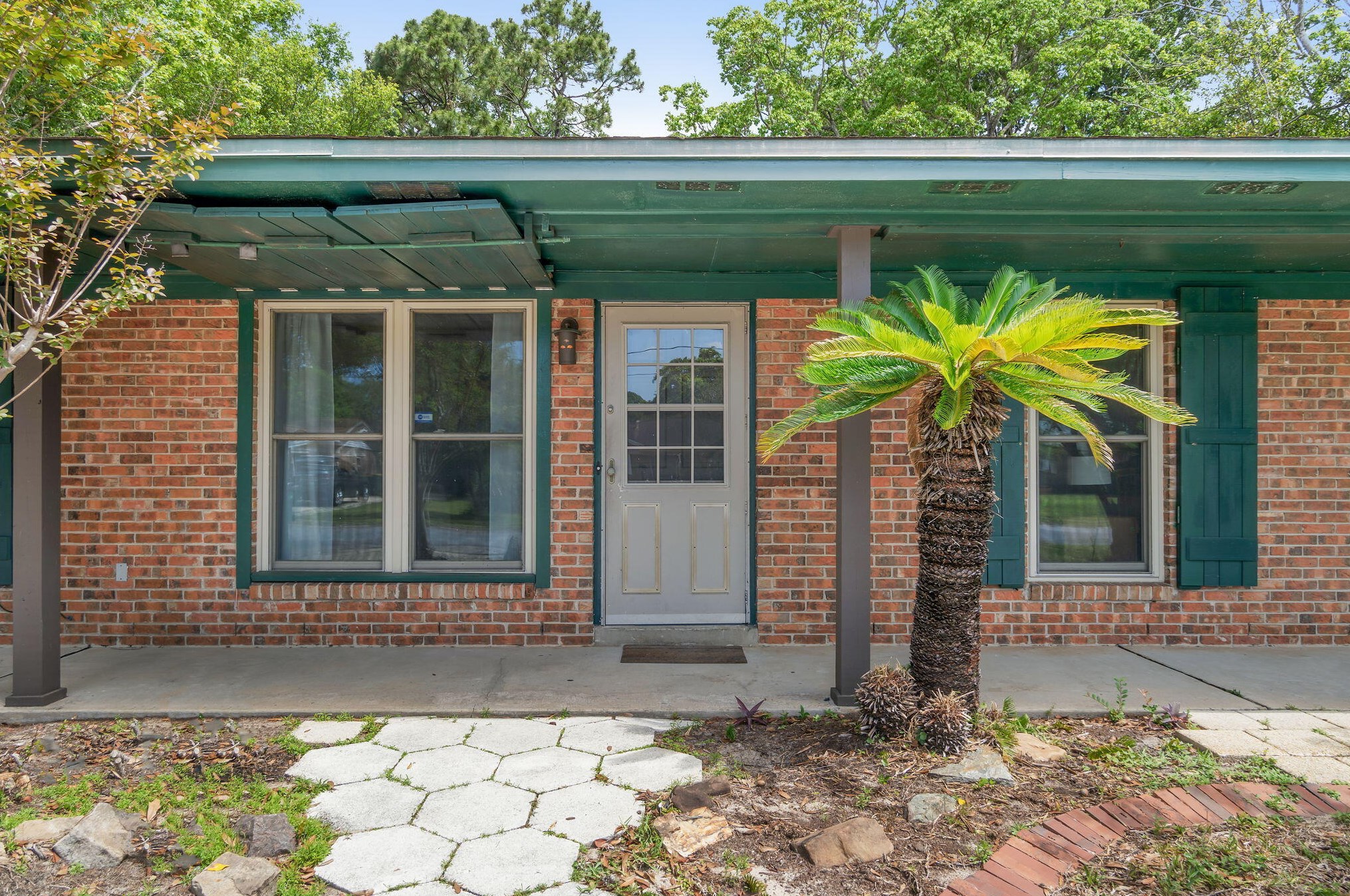 711 Marcia Cir, Mary Esther FL  32569-2014 exterior