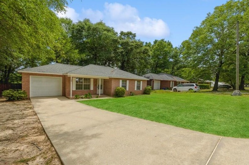 140 Jeff Dr, Crestview, FL 32536-1600