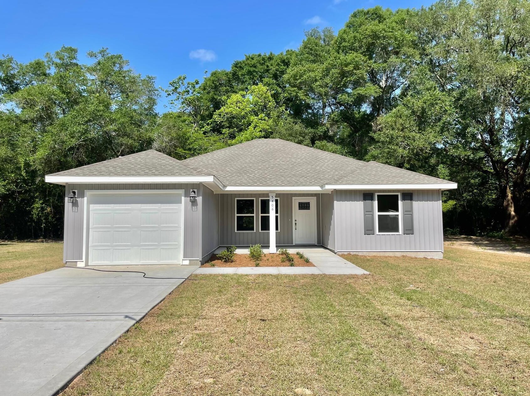 5404 Malcolm Tucker Ave, Crestview, FL 32536-5156